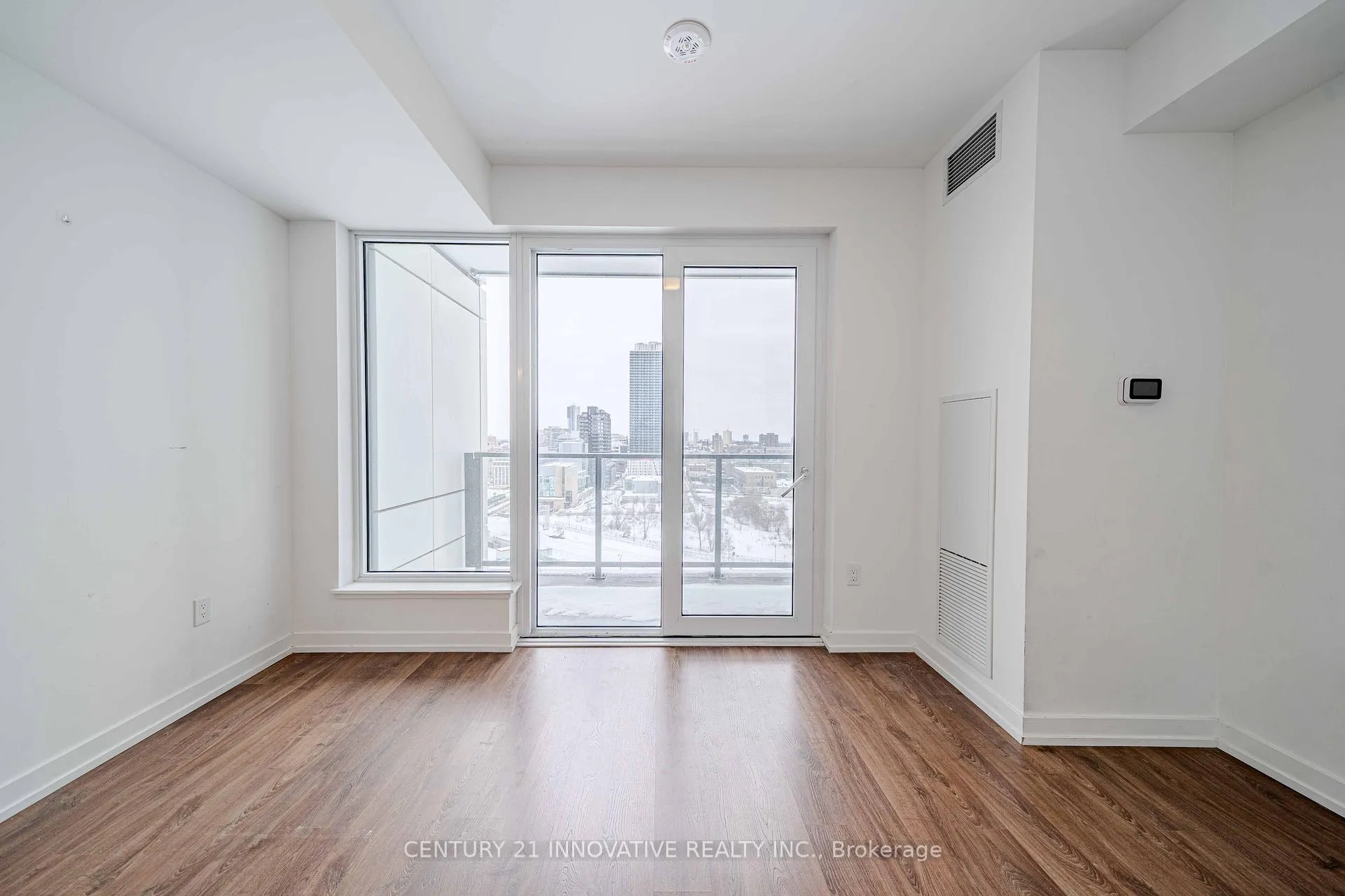 Photo 8 of Unit 1005, 15 Wellington Street S, Kitchener — HOMEH