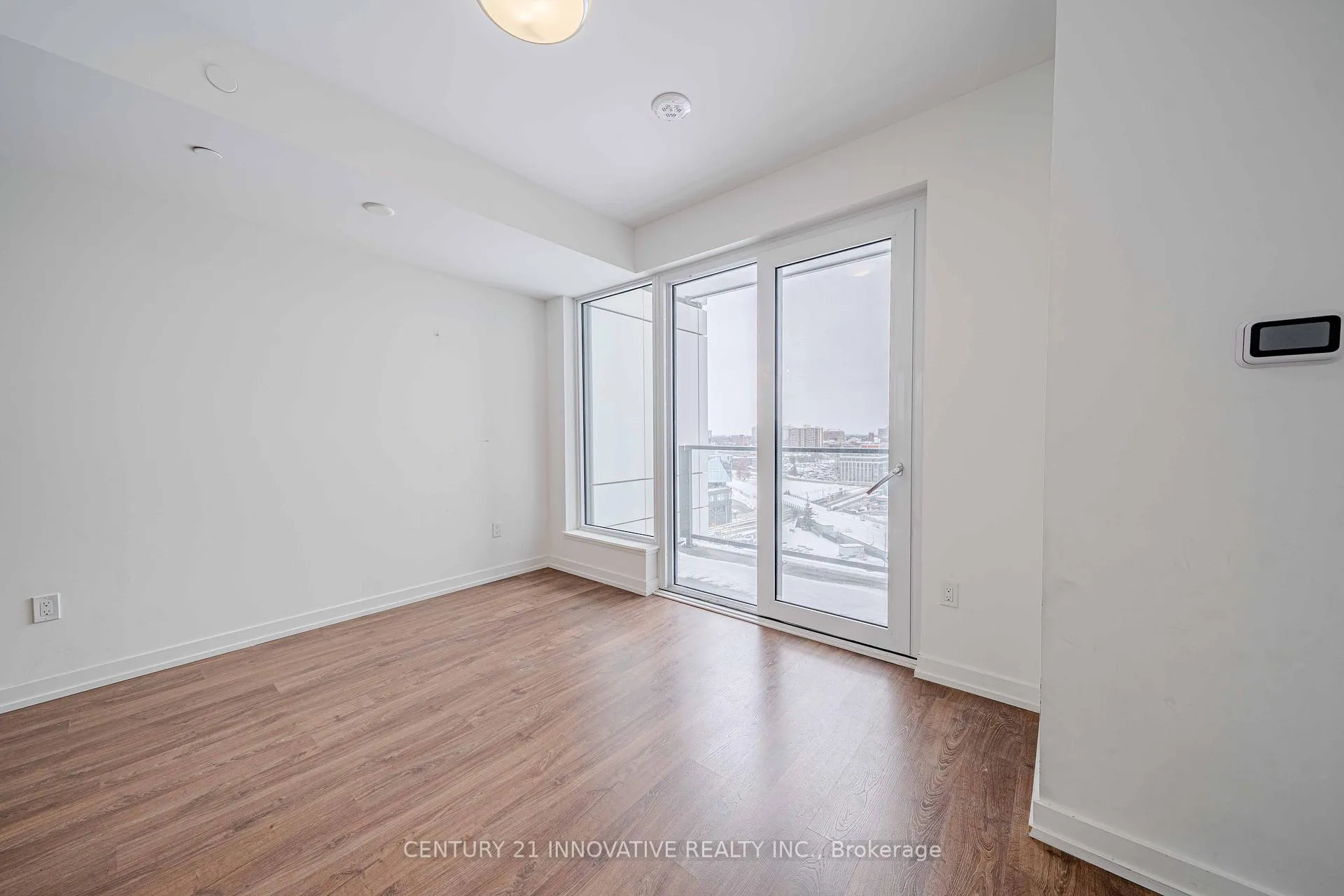 Photo 9 of Unit 1005, 15 Wellington Street S, Kitchener — HOMEH