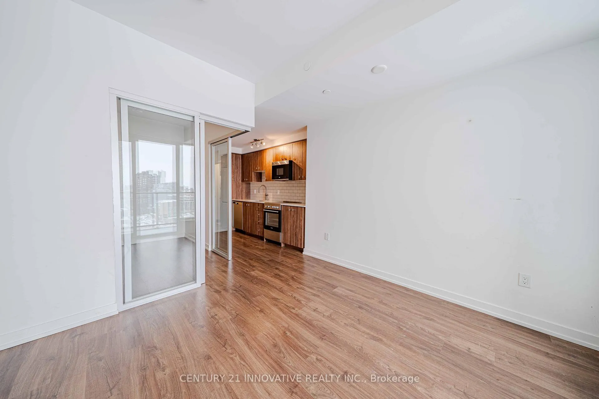 Photo 11 of Unit 1005, 15 Wellington Street S, Kitchener — HOMEH