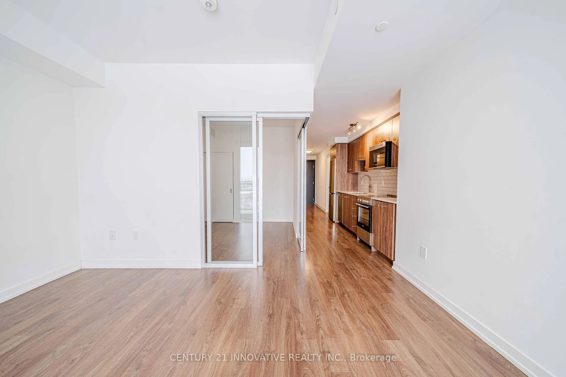 Photo 12 of Unit 1005, 15 Wellington Street S, Kitchener — HOMEH