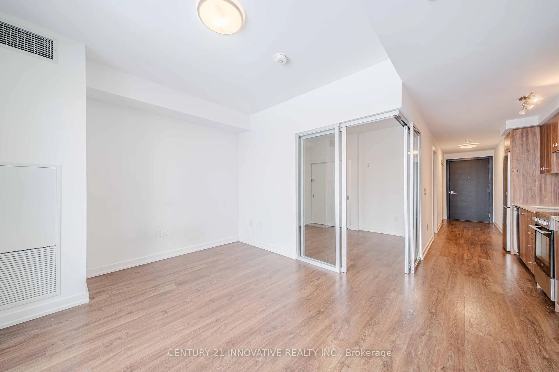 Photo 13 of Unit 1005, 15 Wellington Street S, Kitchener — HOMEH