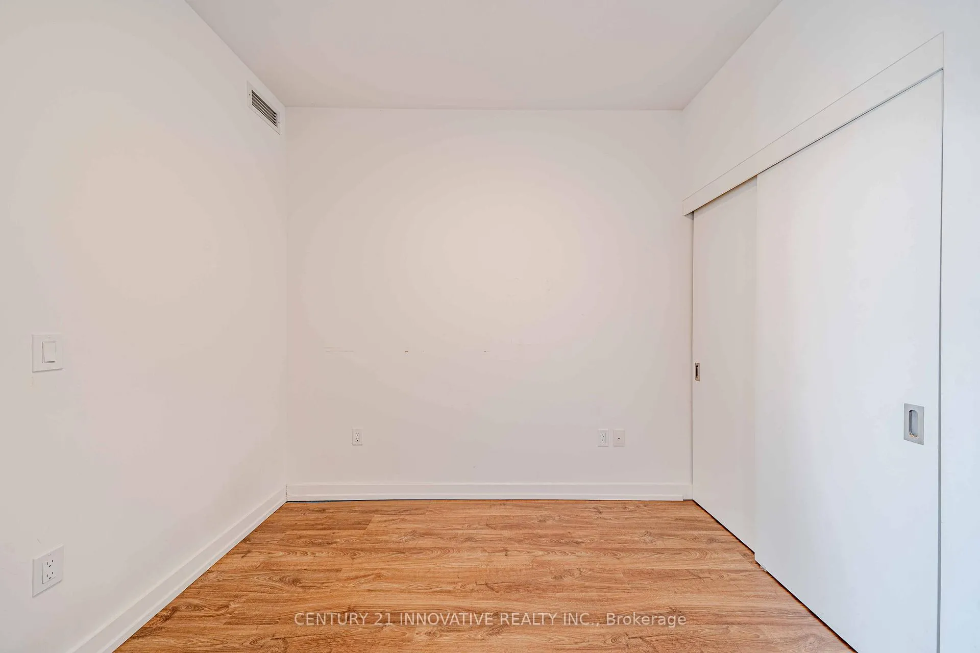 Photo 16 of Unit 1005, 15 Wellington Street S, Kitchener — HOMEH