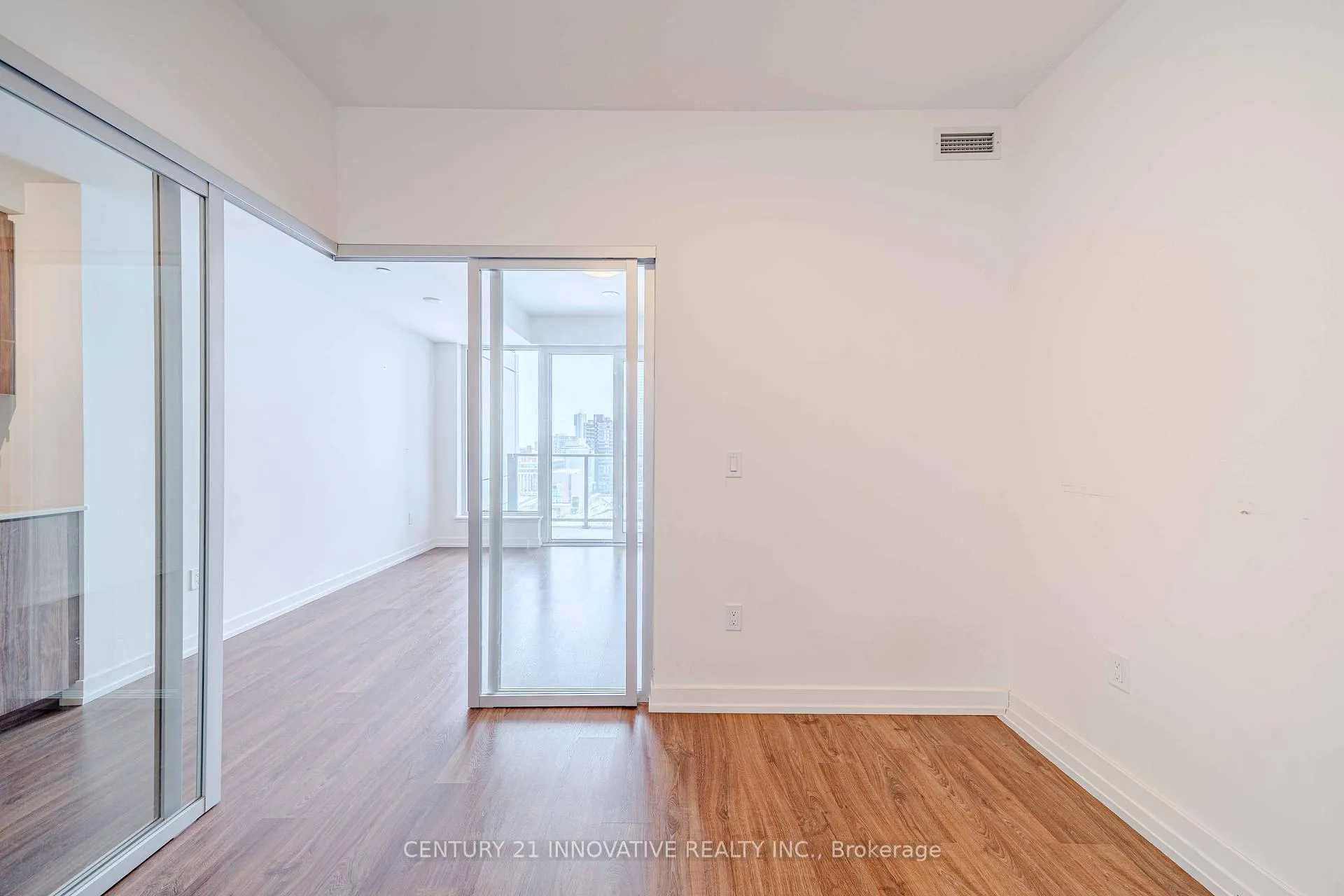 Photo 18 of Unit 1005, 15 Wellington Street S, Kitchener — HOMEH
