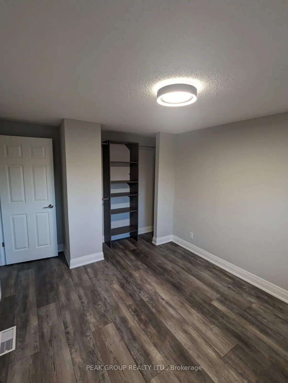 Photo 2 of 5072 University Avenue, Niagara Falls, Morrison — HOMEH