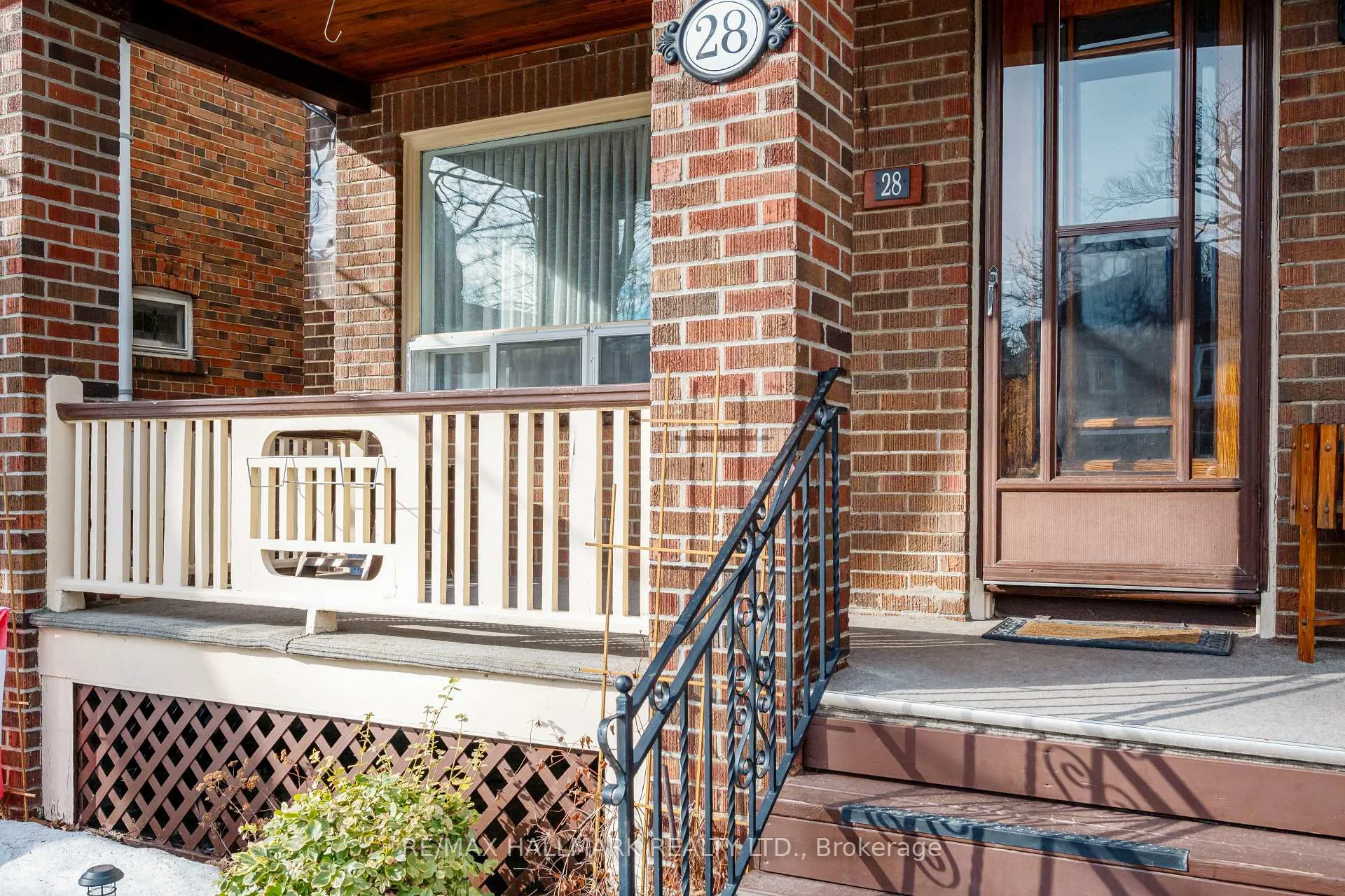 Photo 2 of Unit Upper, 28 Glen Manor Drive, Toronto, The Beaches — HOMEH