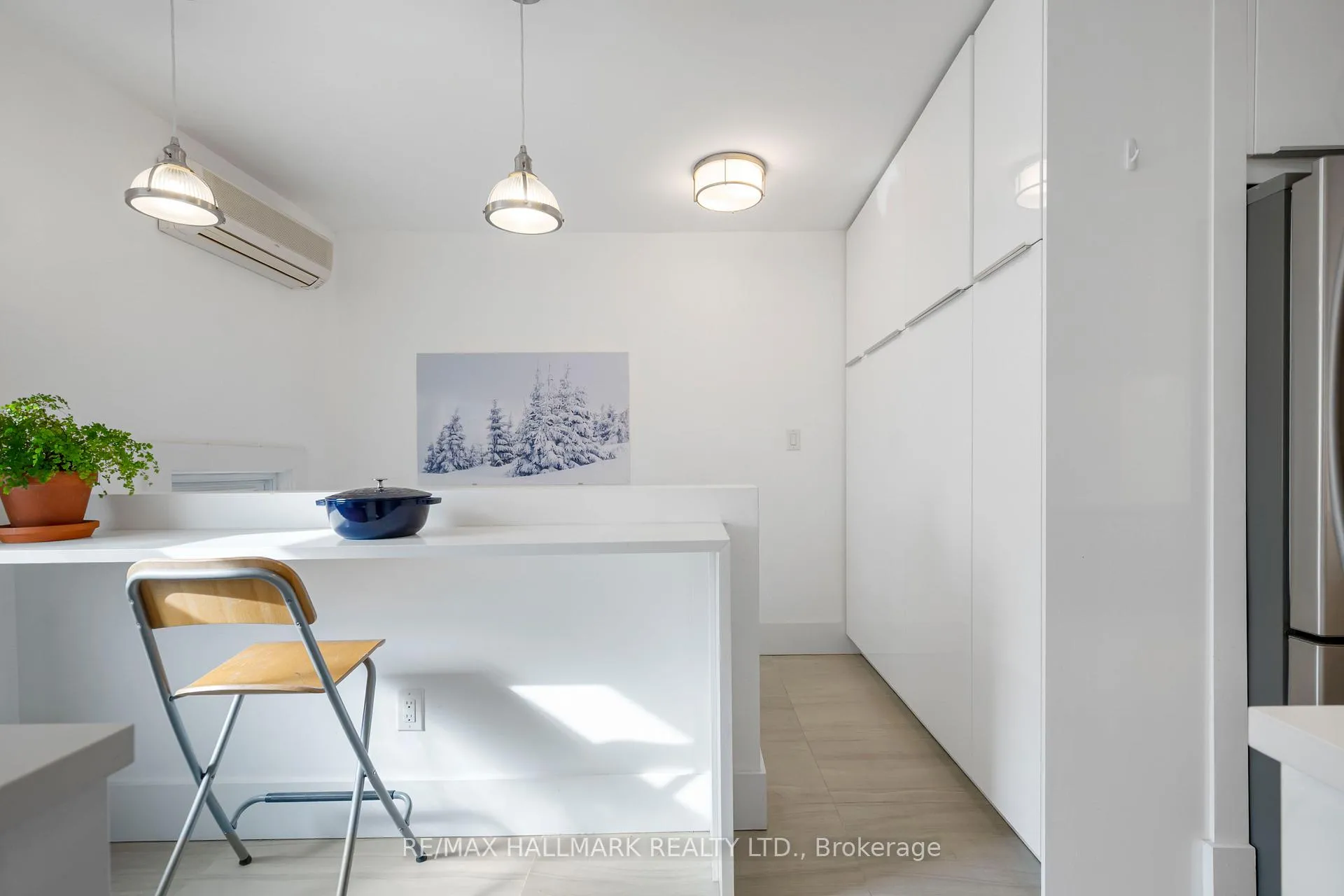 Photo 19 of Unit Upper, 28 Glen Manor Drive, Toronto, The Beaches — HOMEH