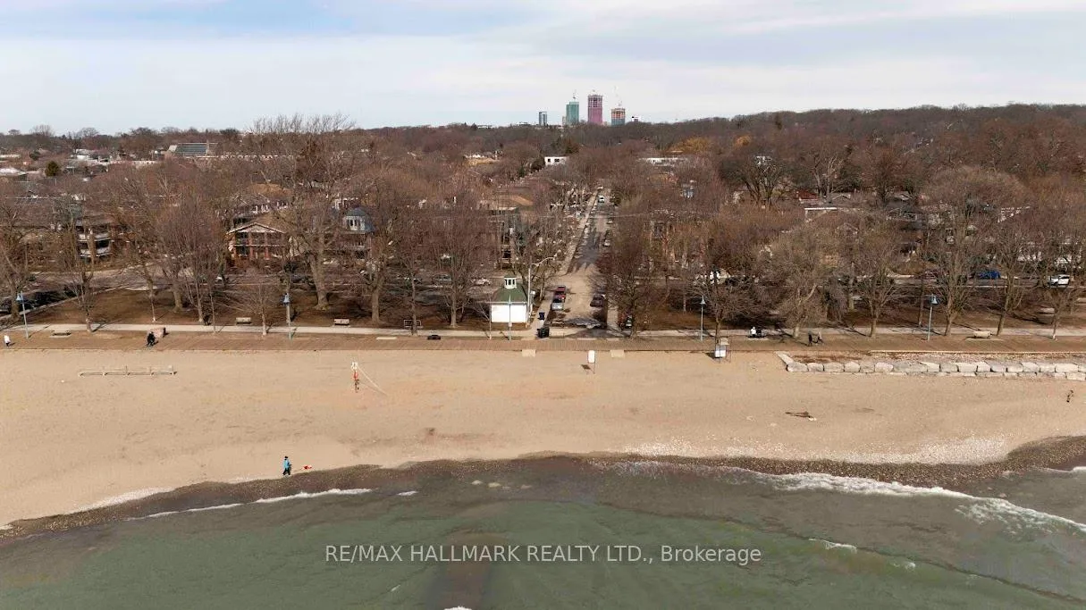 Photo 33 of Unit Upper, 28 Glen Manor Drive, Toronto, The Beaches — HOMEH