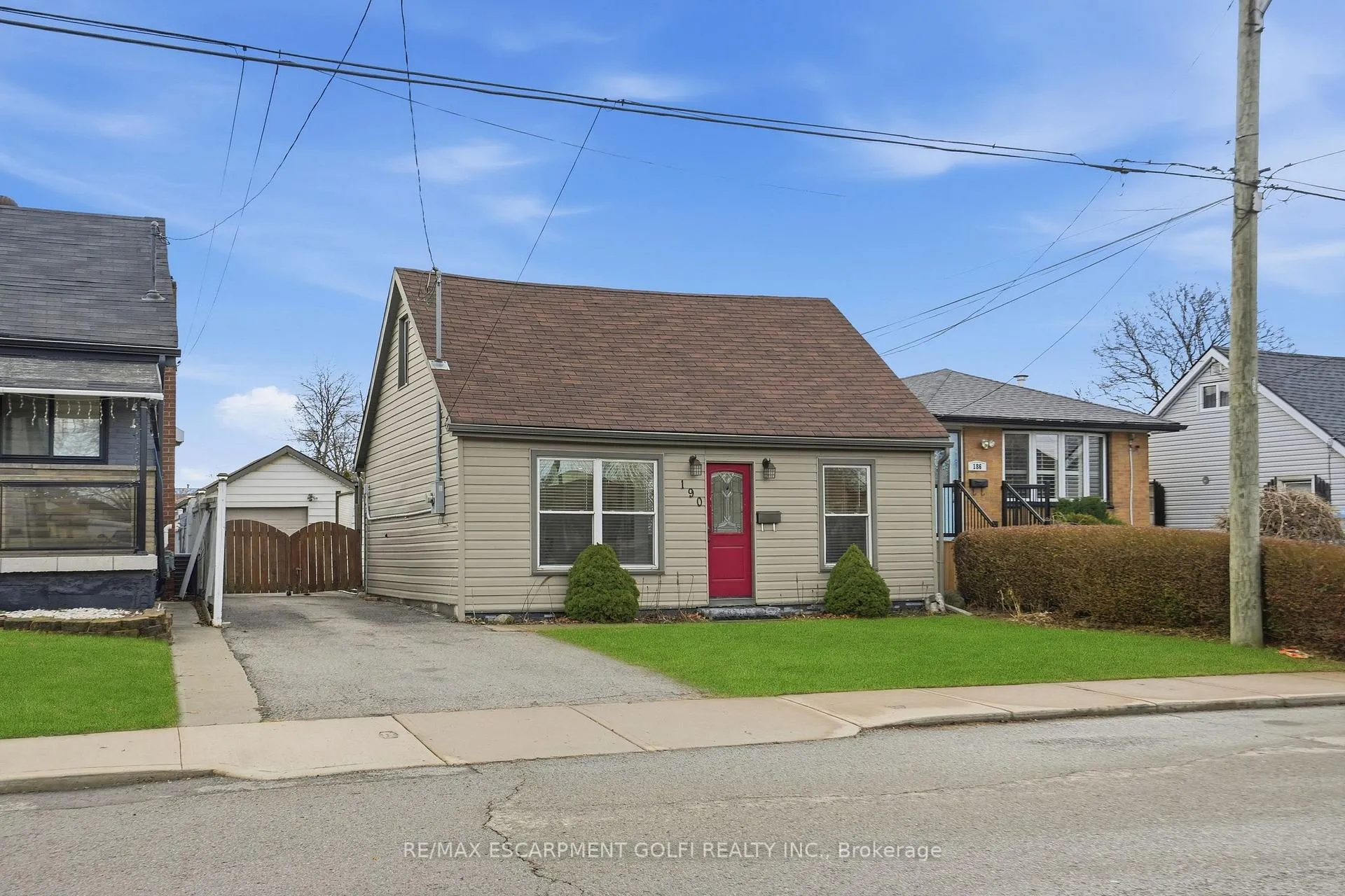 Photo 3 of 190 Mead Avenue, Hamilton, Parkview — HOMEH