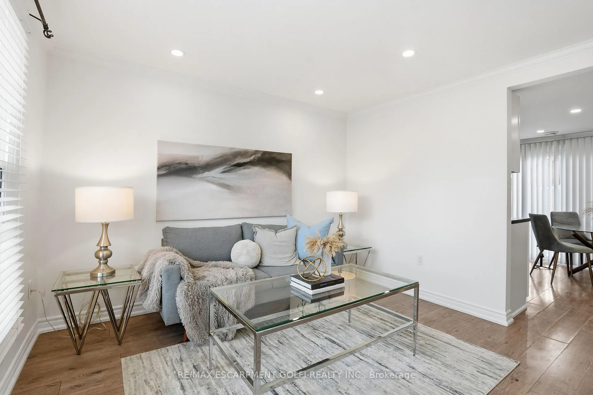 Photo 4 of 190 Mead Avenue, Hamilton, Parkview — HOMEH