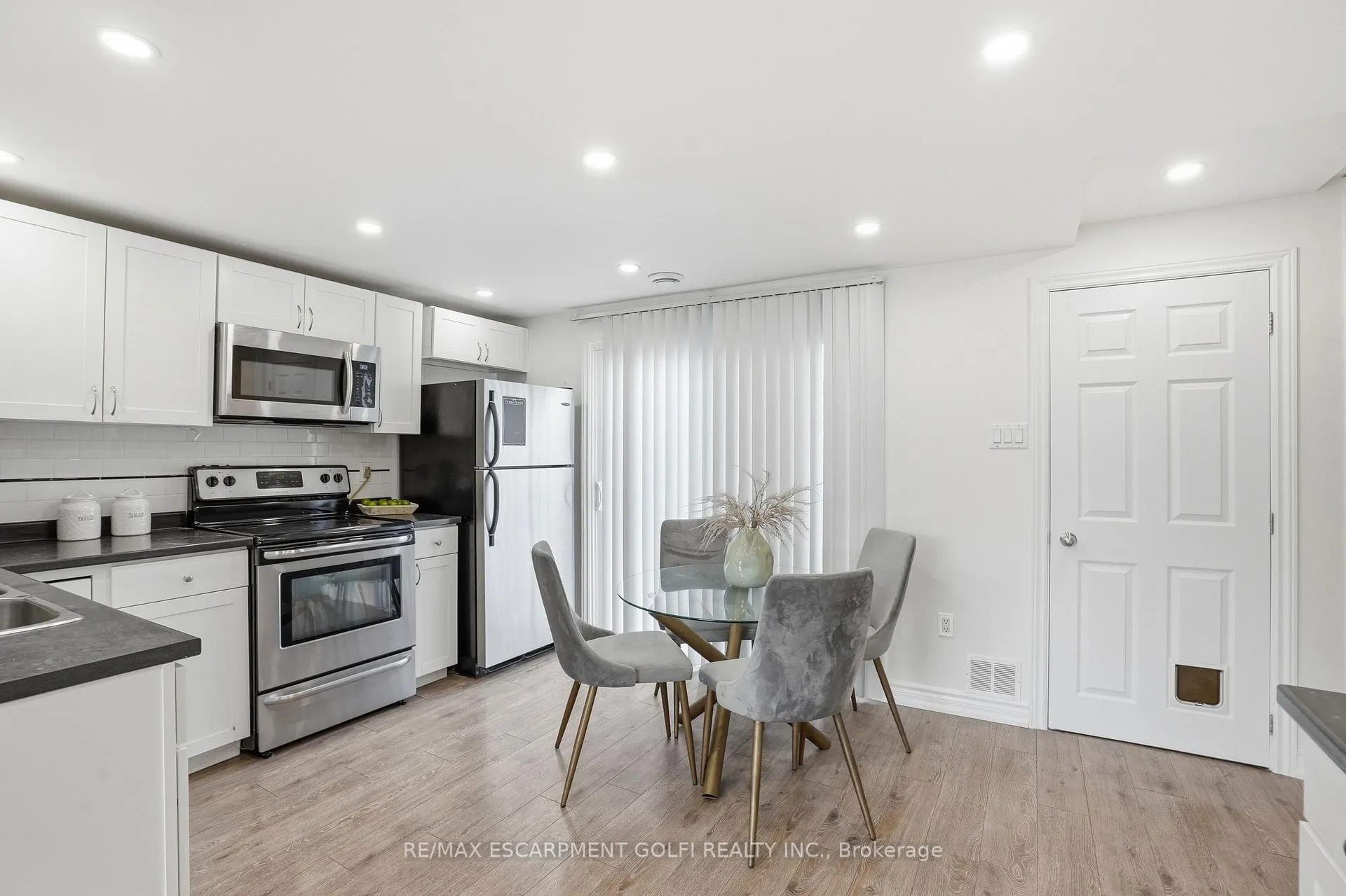 Photo 7 of 190 Mead Avenue, Hamilton, Parkview — HOMEH