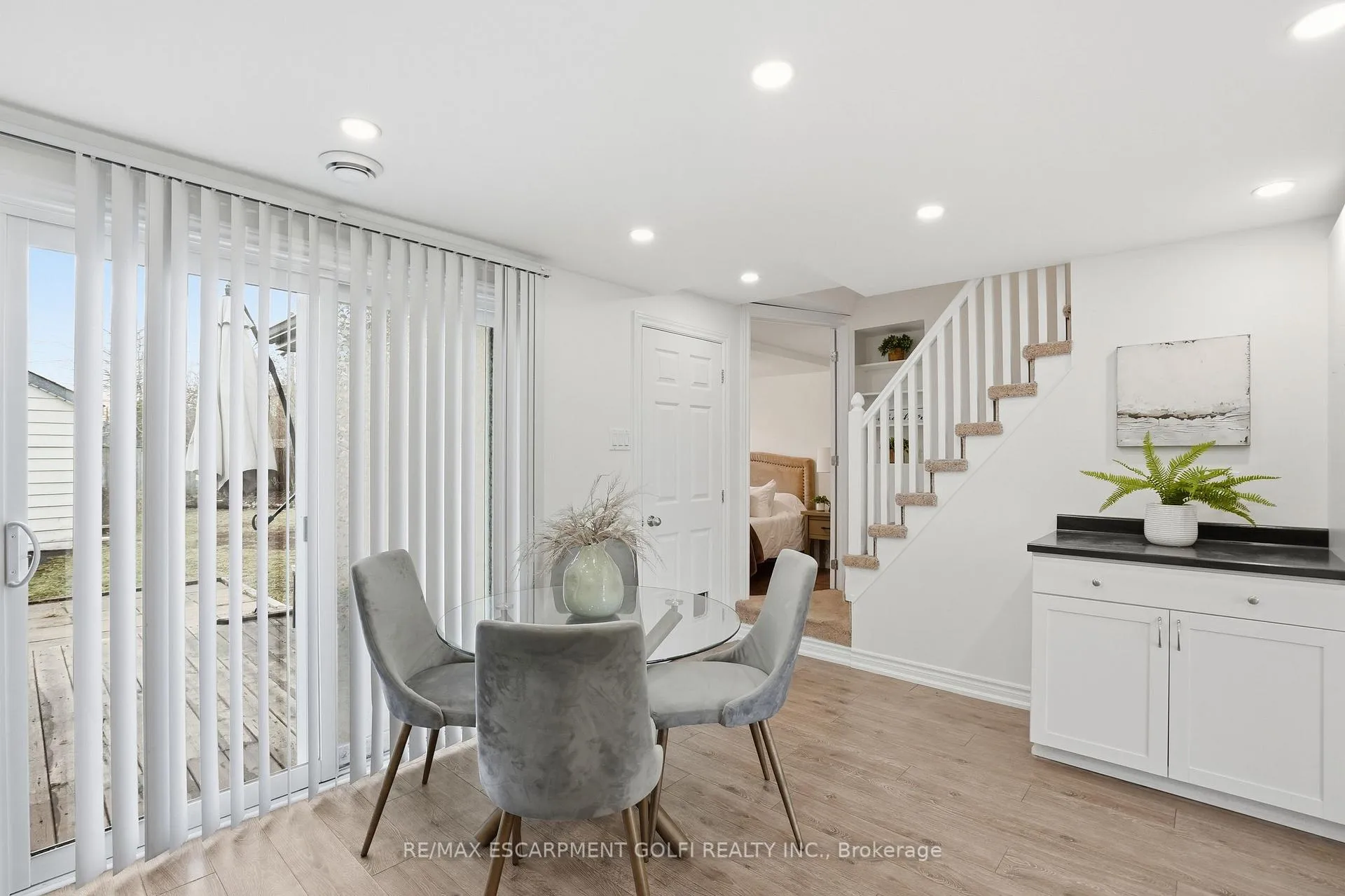 Photo 10 of 190 Mead Avenue, Hamilton, Parkview — HOMEH
