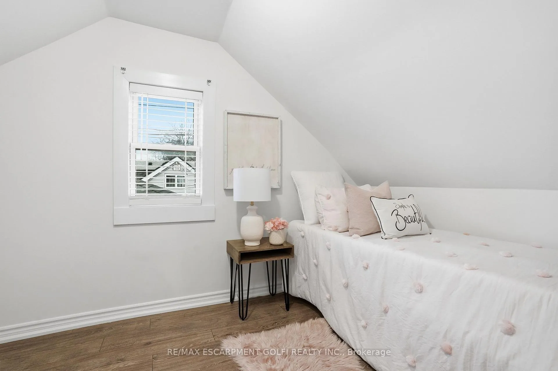 Photo 14 of 190 Mead Avenue, Hamilton, Parkview — HOMEH