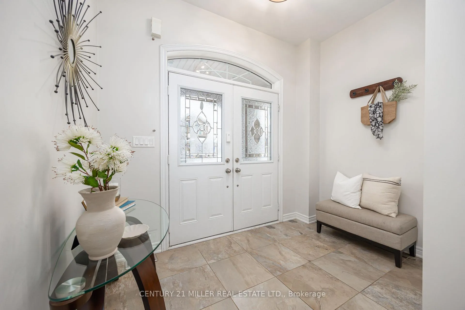 Photo 3 of 4684 Ray Lane, Burlington, Alton — HOMEH