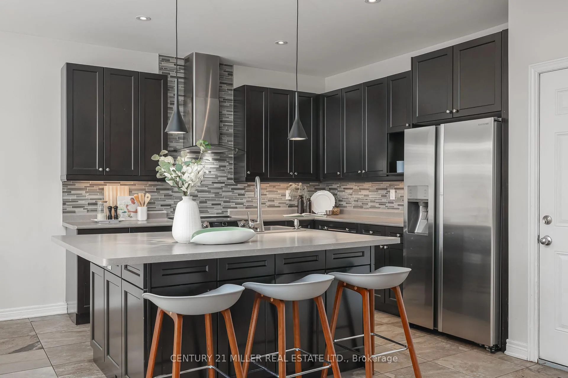 Photo 10 of 4684 Ray Lane, Burlington, Alton — HOMEH