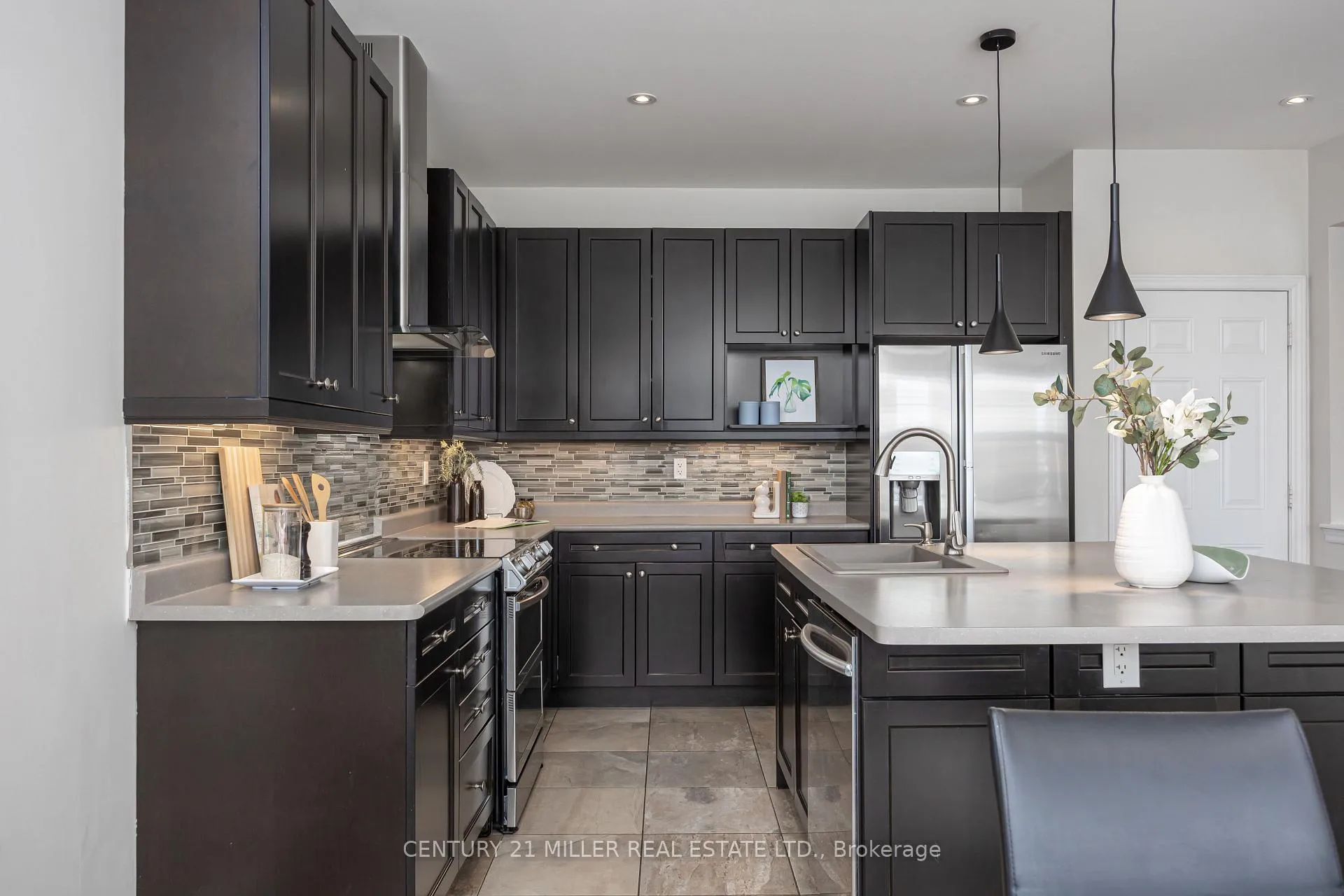 Photo 17 of 4684 Ray Lane, Burlington, Alton — HOMEH