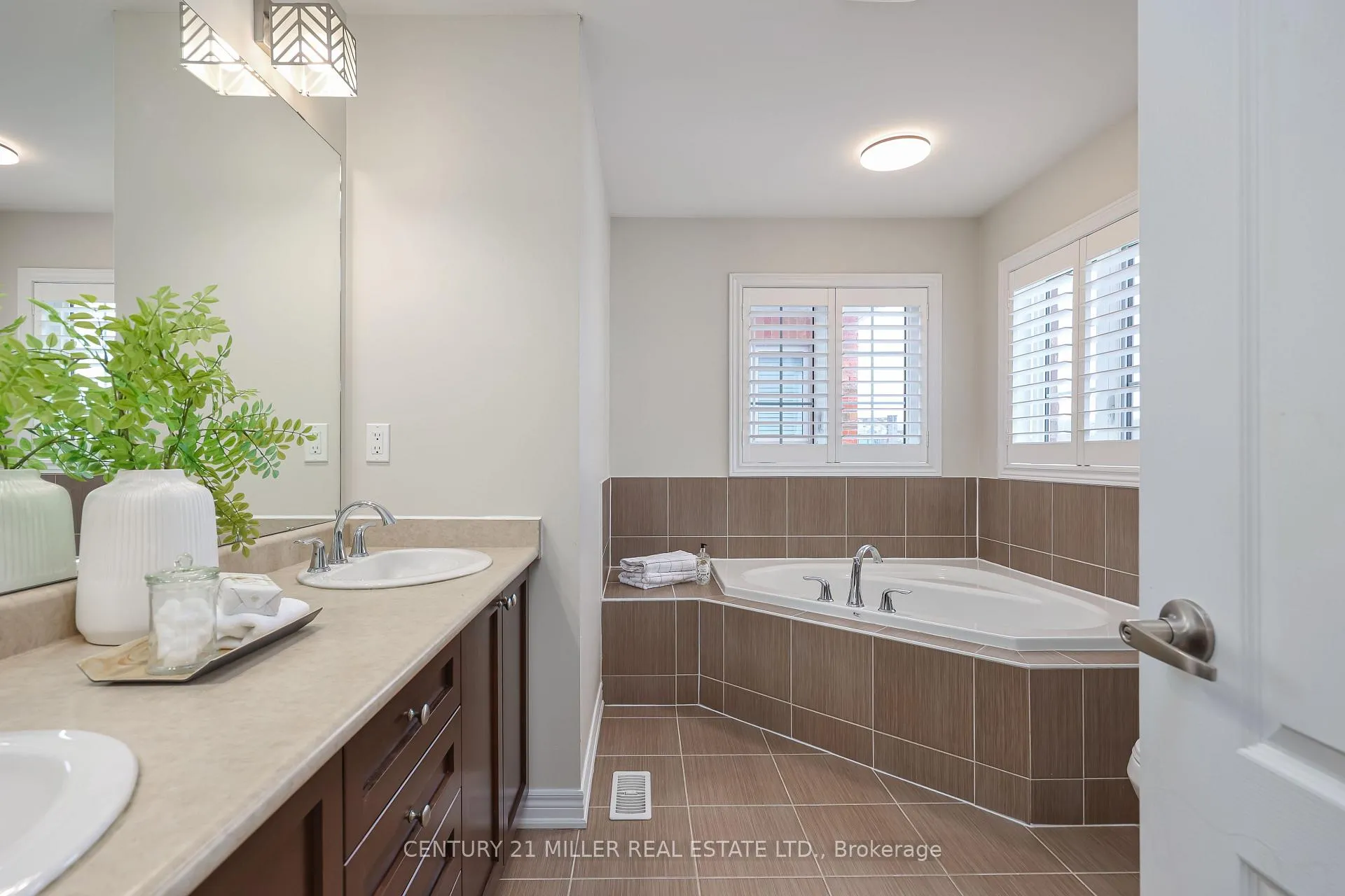 Photo 33 of 4684 Ray Lane, Burlington, Alton — HOMEH