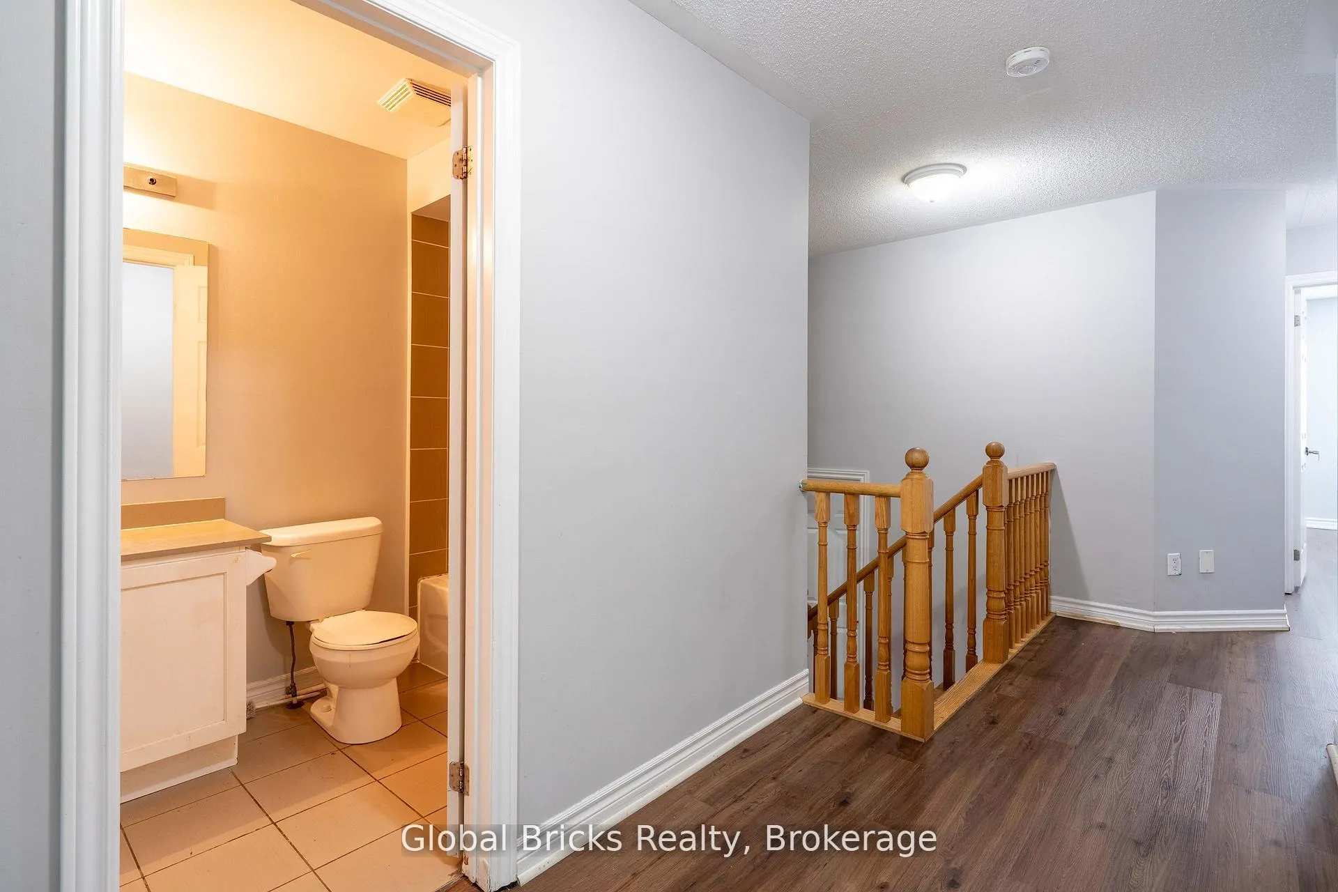 Photo 49 of 10 Dillon Drive, Brampton, Credit Valley — HOMEH