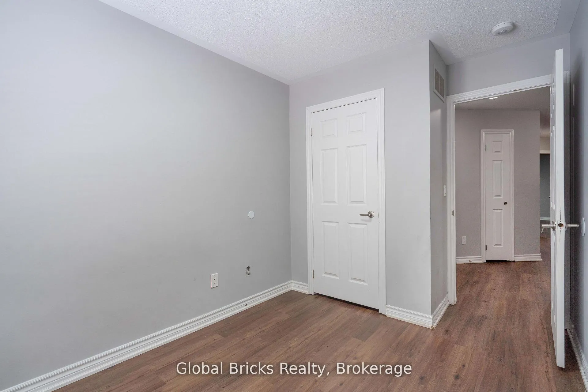 Photo 52 of 10 Dillon Drive, Brampton, Credit Valley — HOMEH