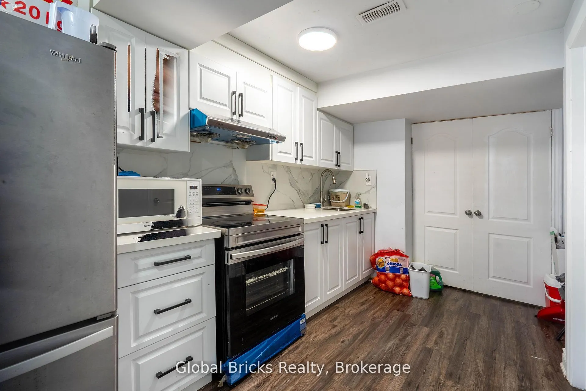 Photo 55 of 10 Dillon Drive, Brampton, Credit Valley — HOMEH