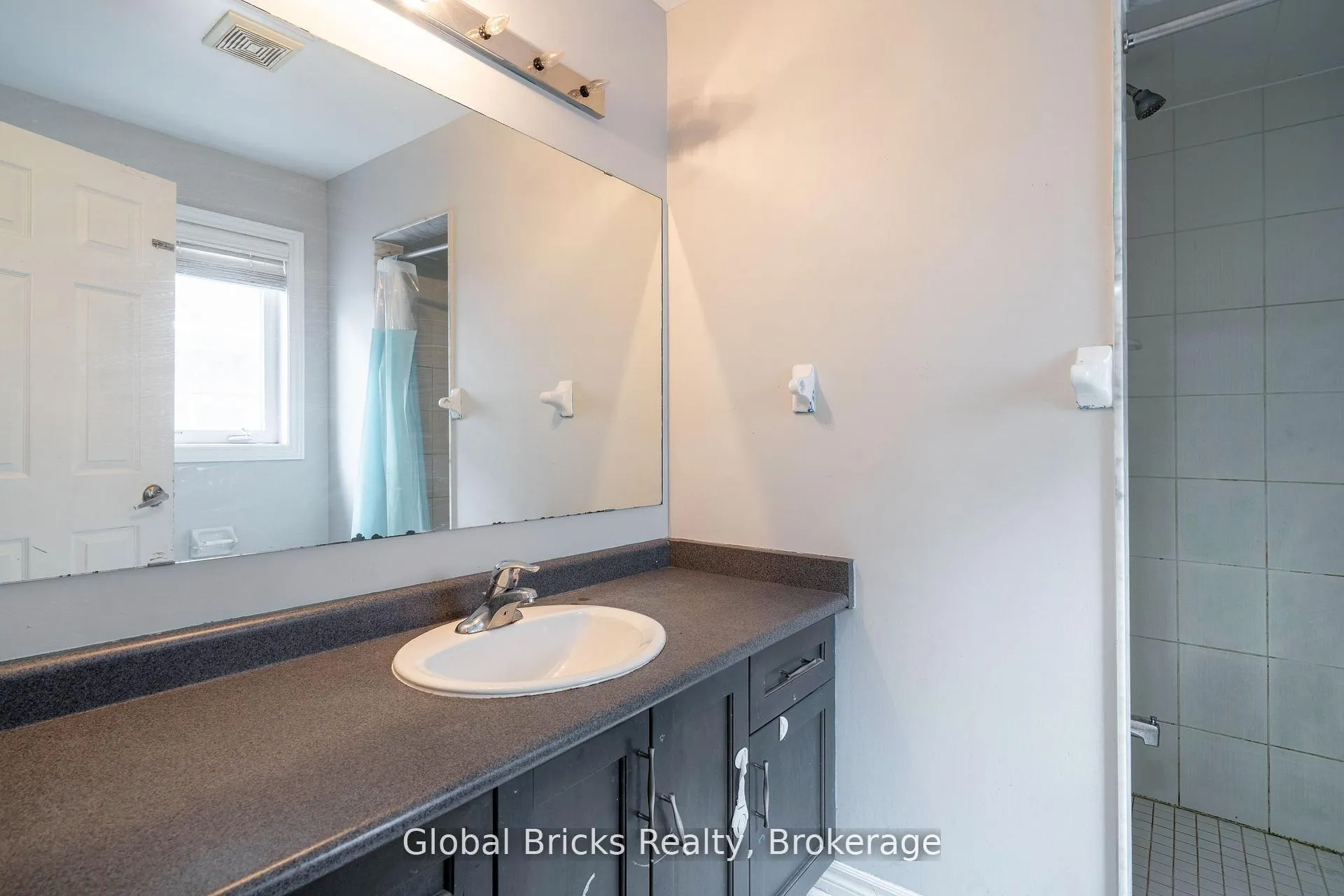 Photo 67 of 10 Dillon Drive, Brampton, Credit Valley — HOMEH