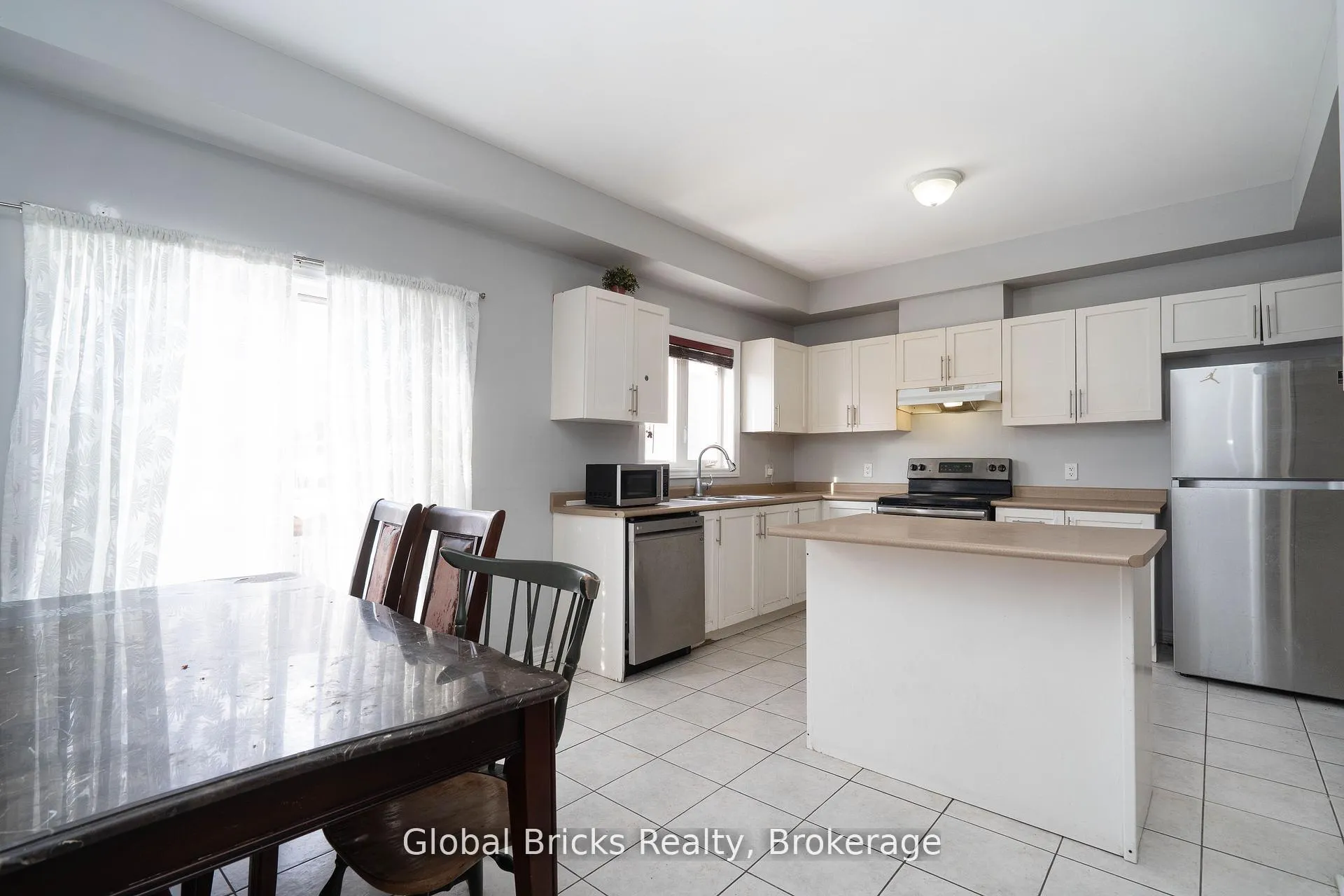 Photo 74 of 10 Dillon Drive, Brampton, Credit Valley — HOMEH