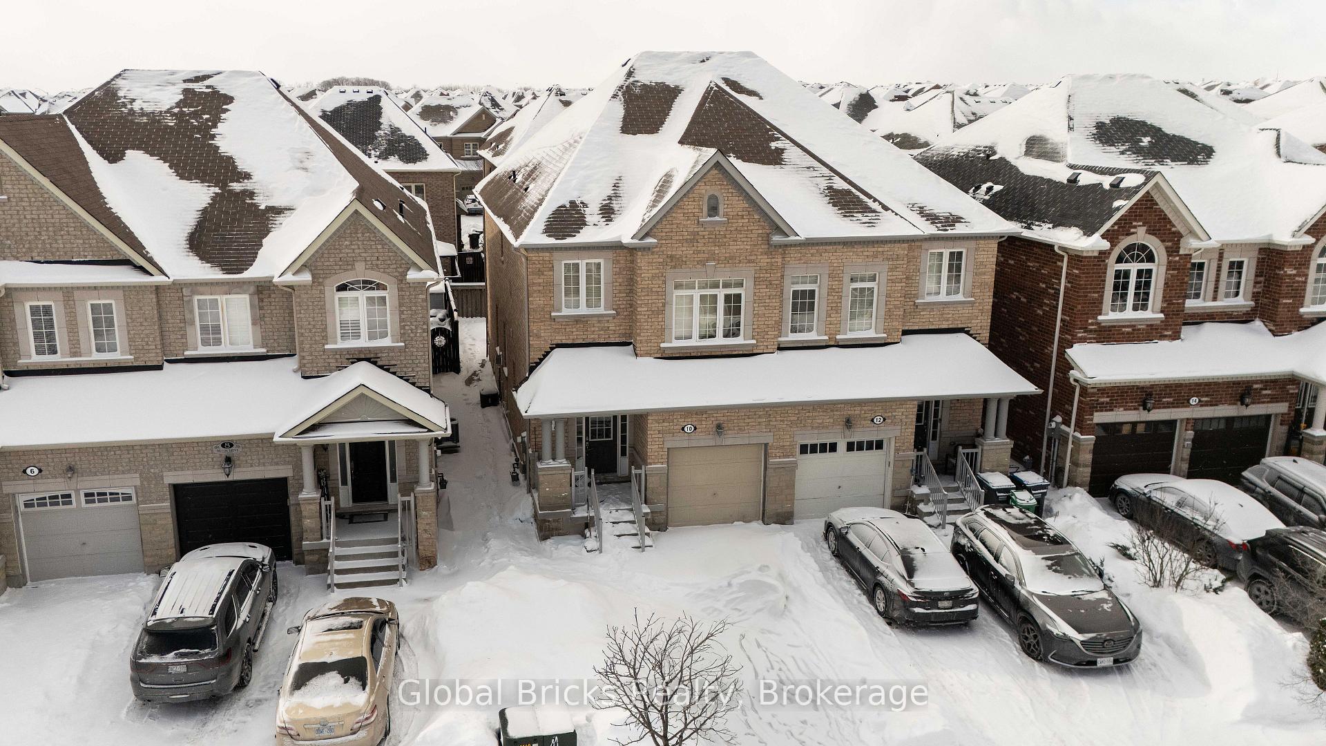 Photo 2 of 10 Dillon Drive, Brampton, Credit Valley — HOMEH