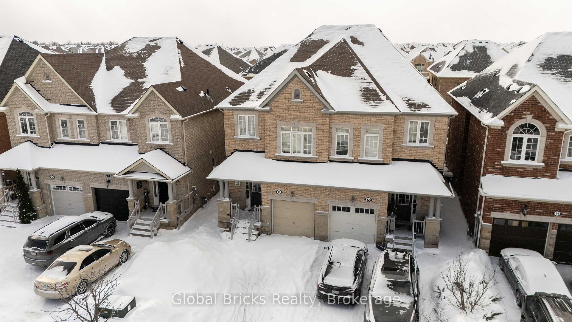 Photo 3 of 10 Dillon Drive, Brampton, Credit Valley — HOMEH
