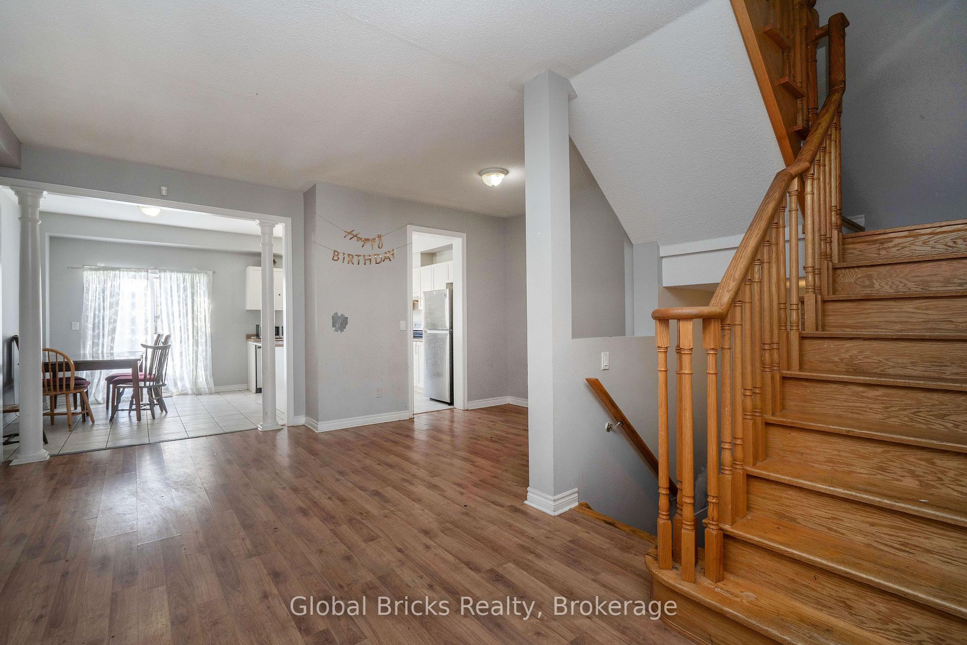 Photo 7 of 10 Dillon Drive, Brampton, Credit Valley — HOMEH