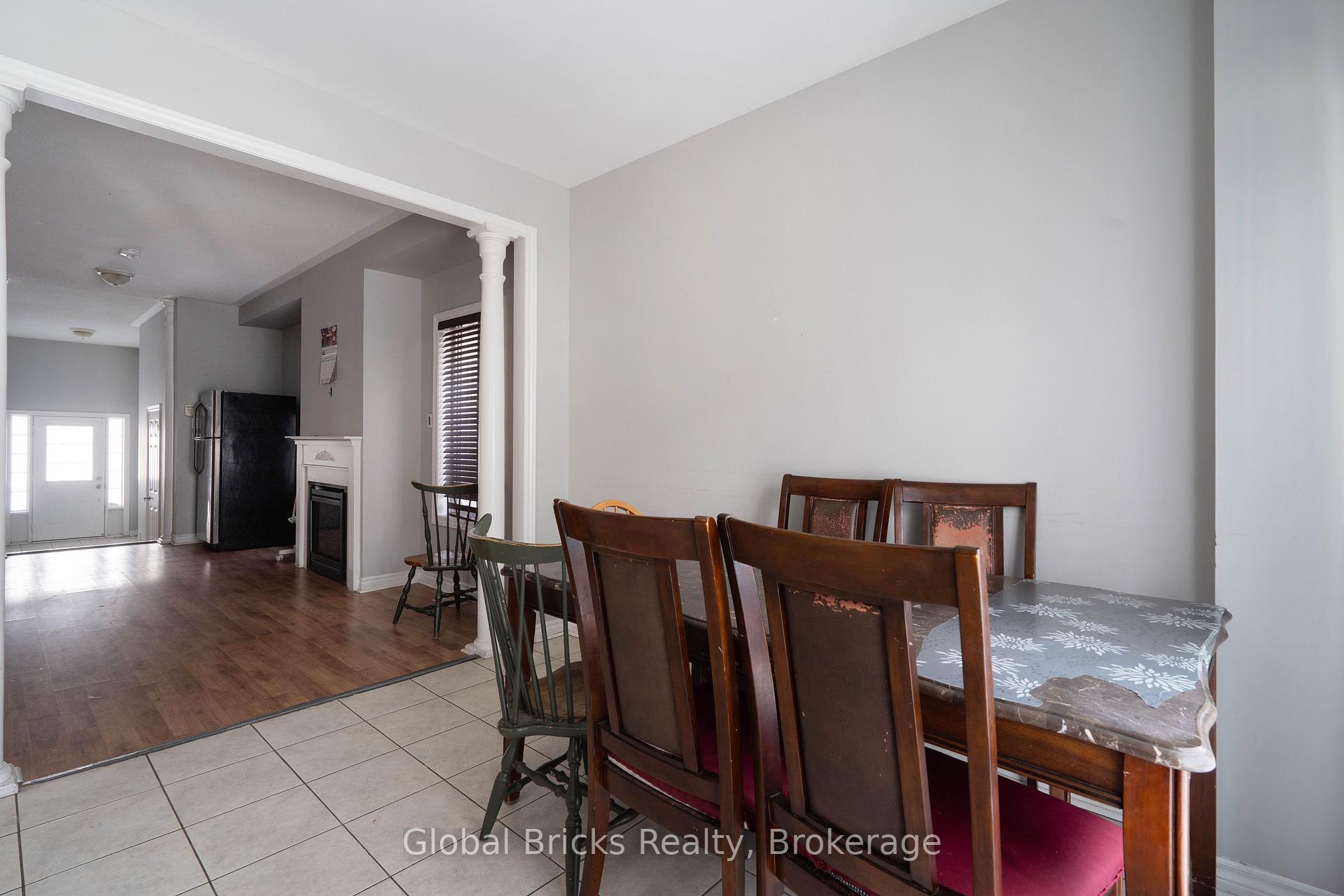 Photo 17 of 10 Dillon Drive, Brampton, Credit Valley — HOMEH