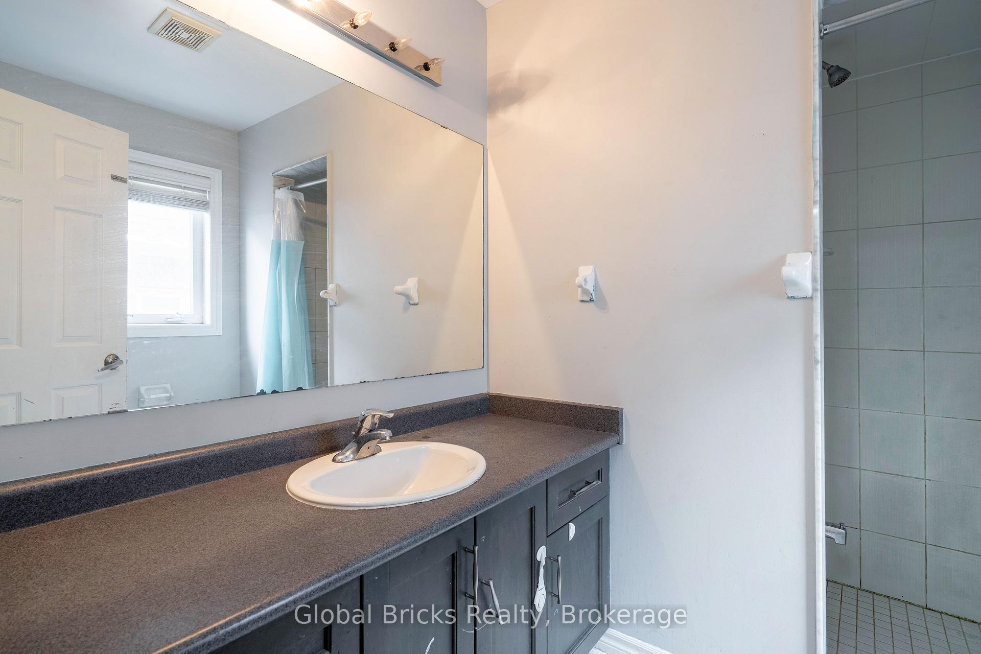 Photo 32 of 10 Dillon Drive, Brampton, Credit Valley — HOMEH