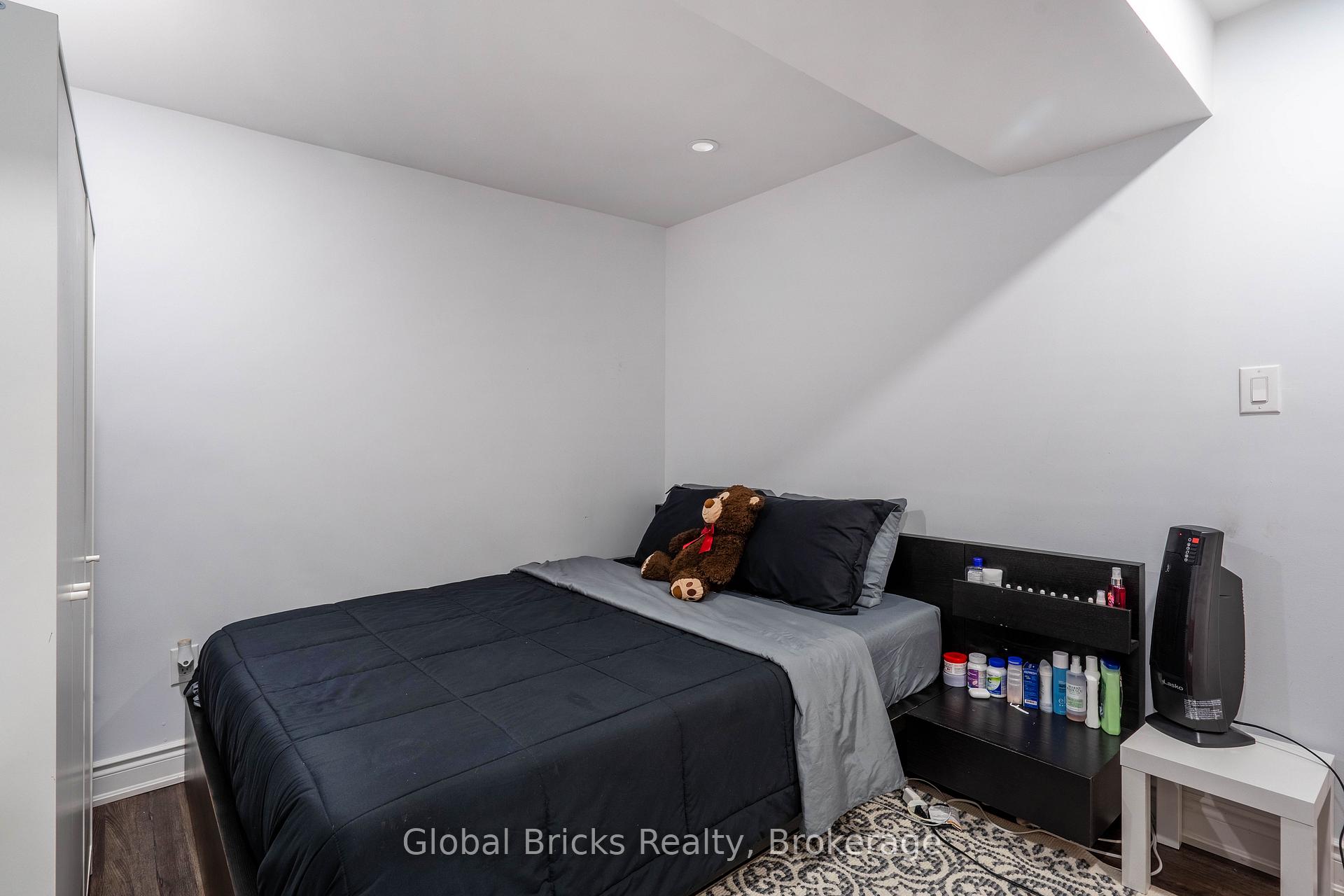 Photo 37 of 10 Dillon Drive, Brampton, Credit Valley — HOMEH