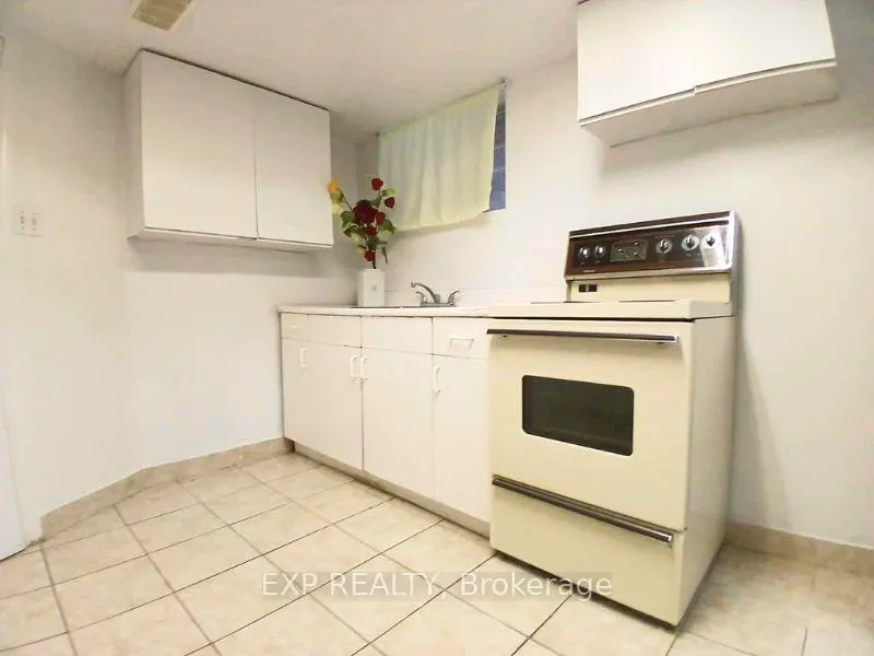 Photo 5 of Unit Lower, 931 Pape Avenue, Toronto, East York — HOMEH