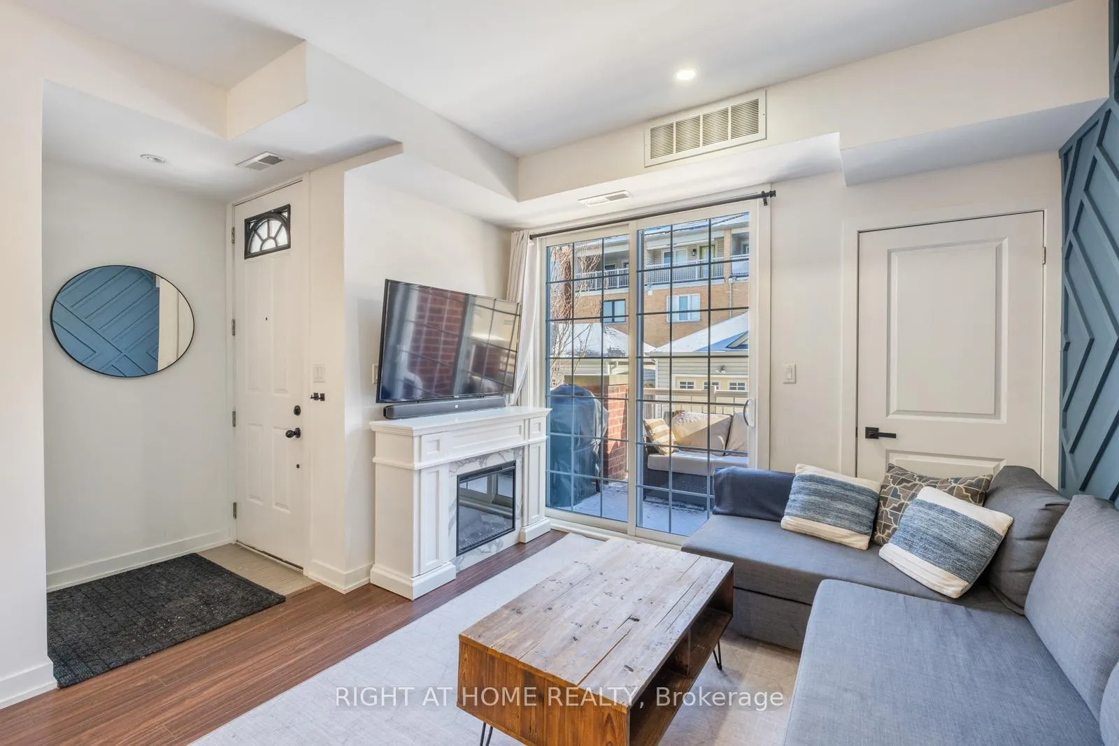 Photo 4 of Unit 117, 2320 Gerrard Street E, Toronto, East End-Danforth — HOMEH