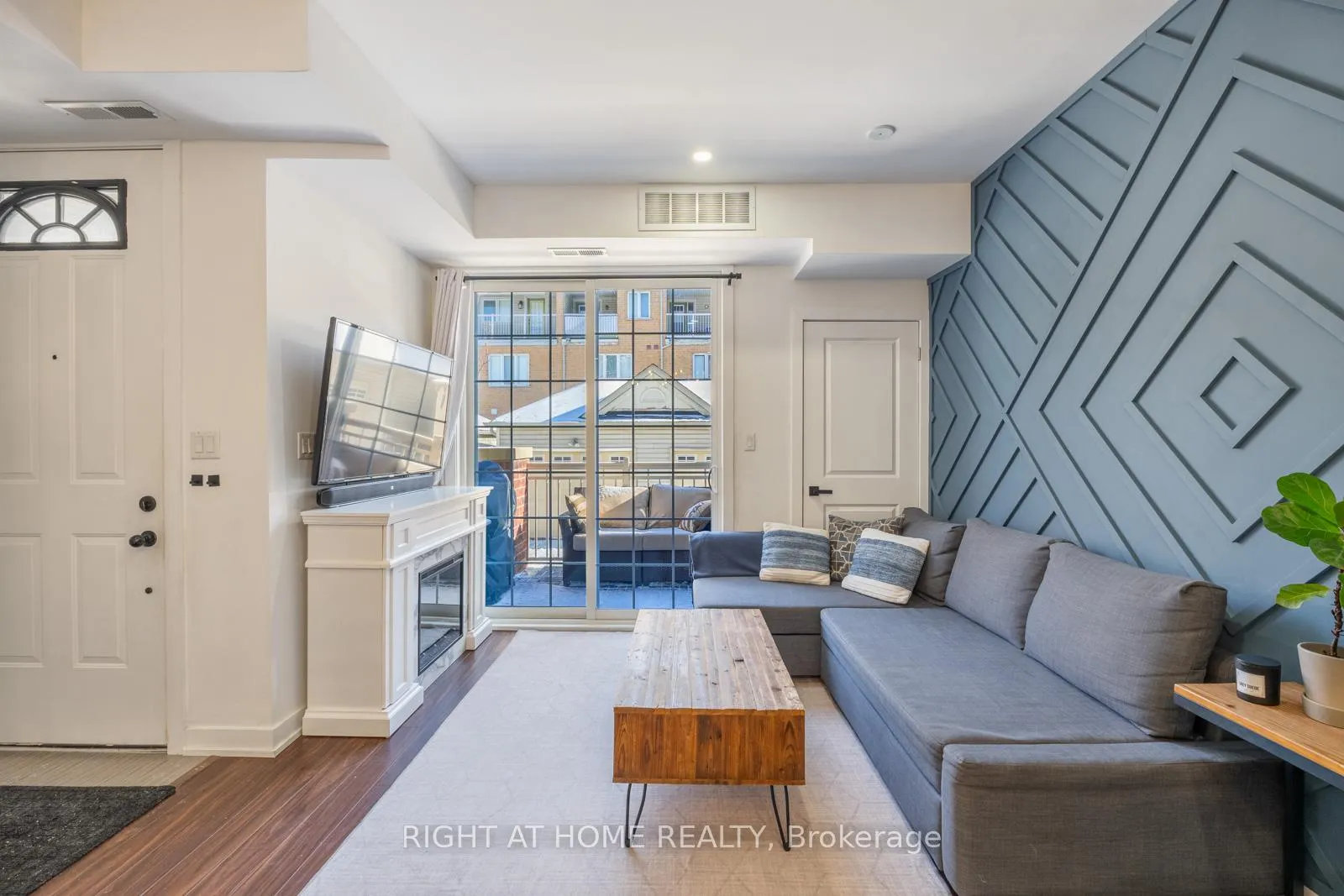 Photo 7 of Unit 117, 2320 Gerrard Street E, Toronto, East End-Danforth — HOMEH