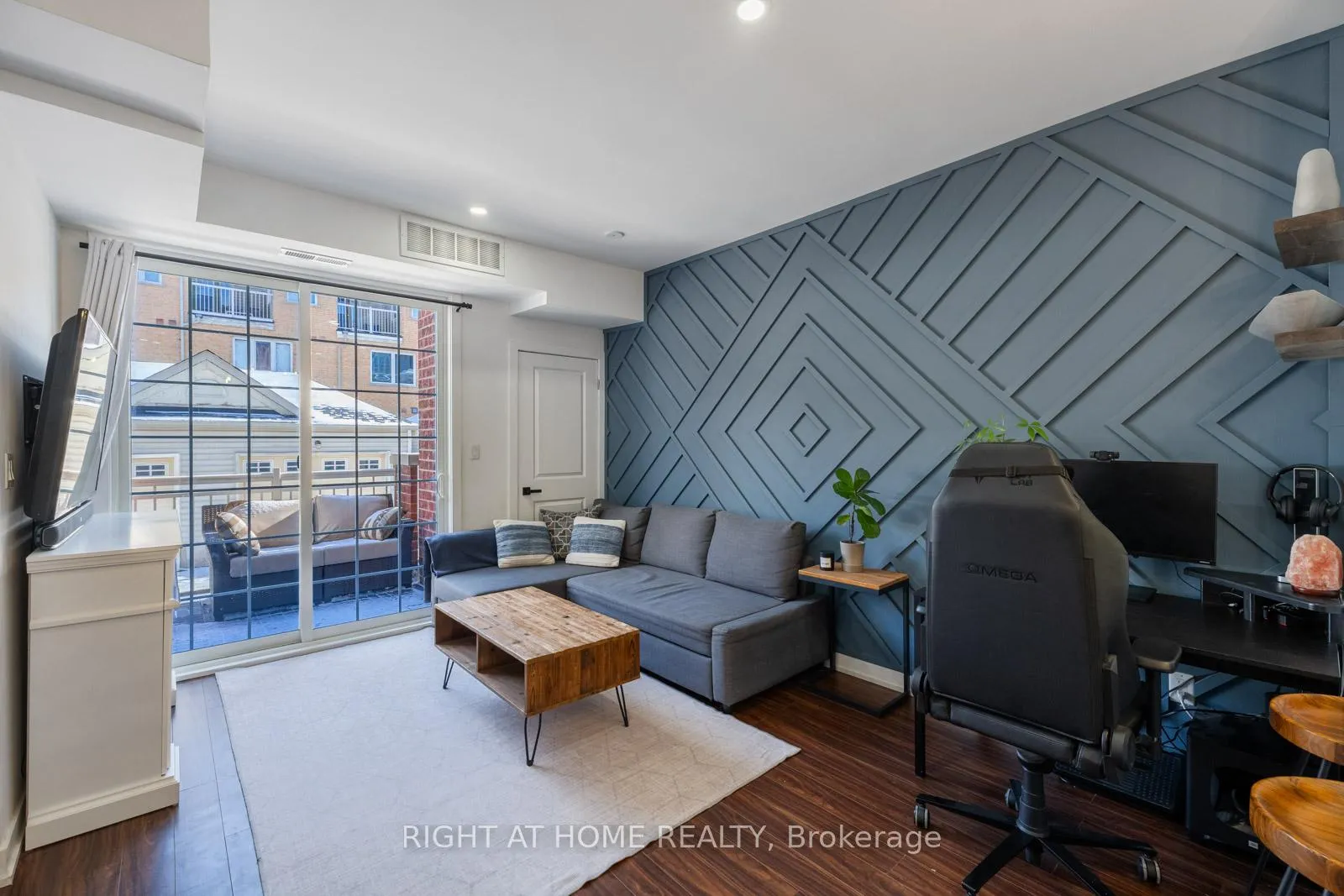 Photo 11 of Unit 117, 2320 Gerrard Street E, Toronto, East End-Danforth — HOMEH