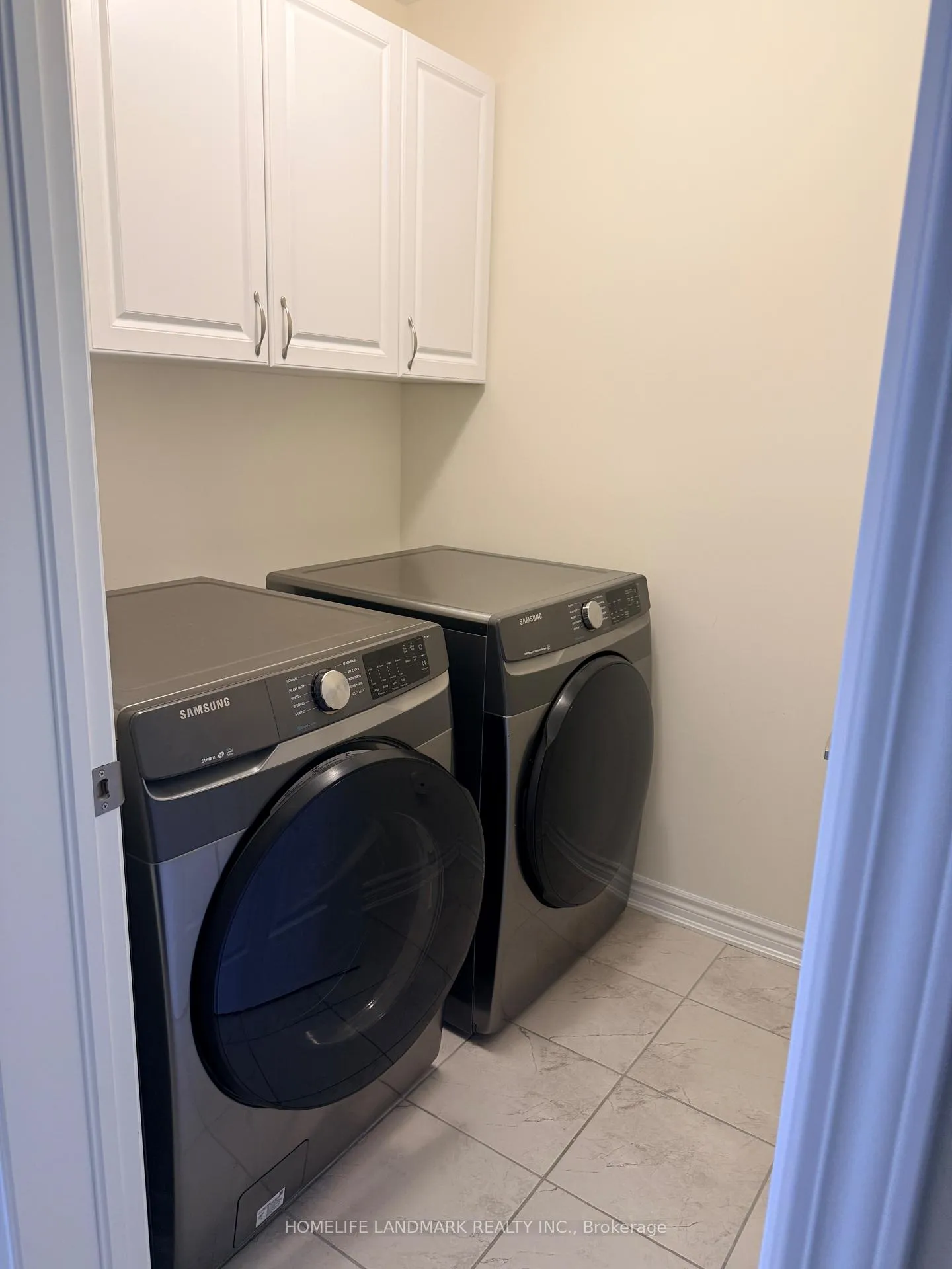 Photo 10 of 24 Windflower Way, Whitby, Rural Whitby — HOMEH