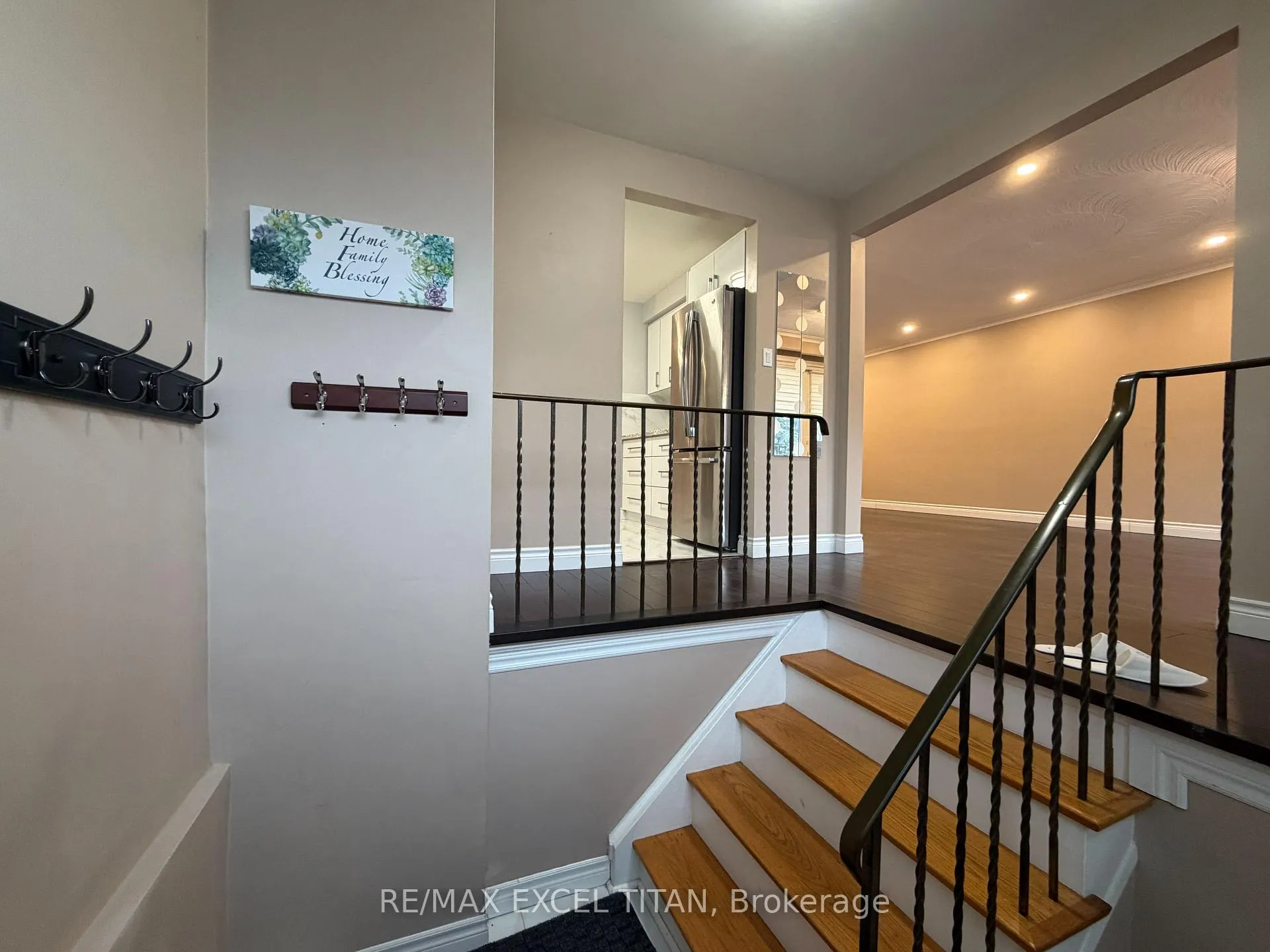 Front of Unit Upper, 251 Shawnee Circle