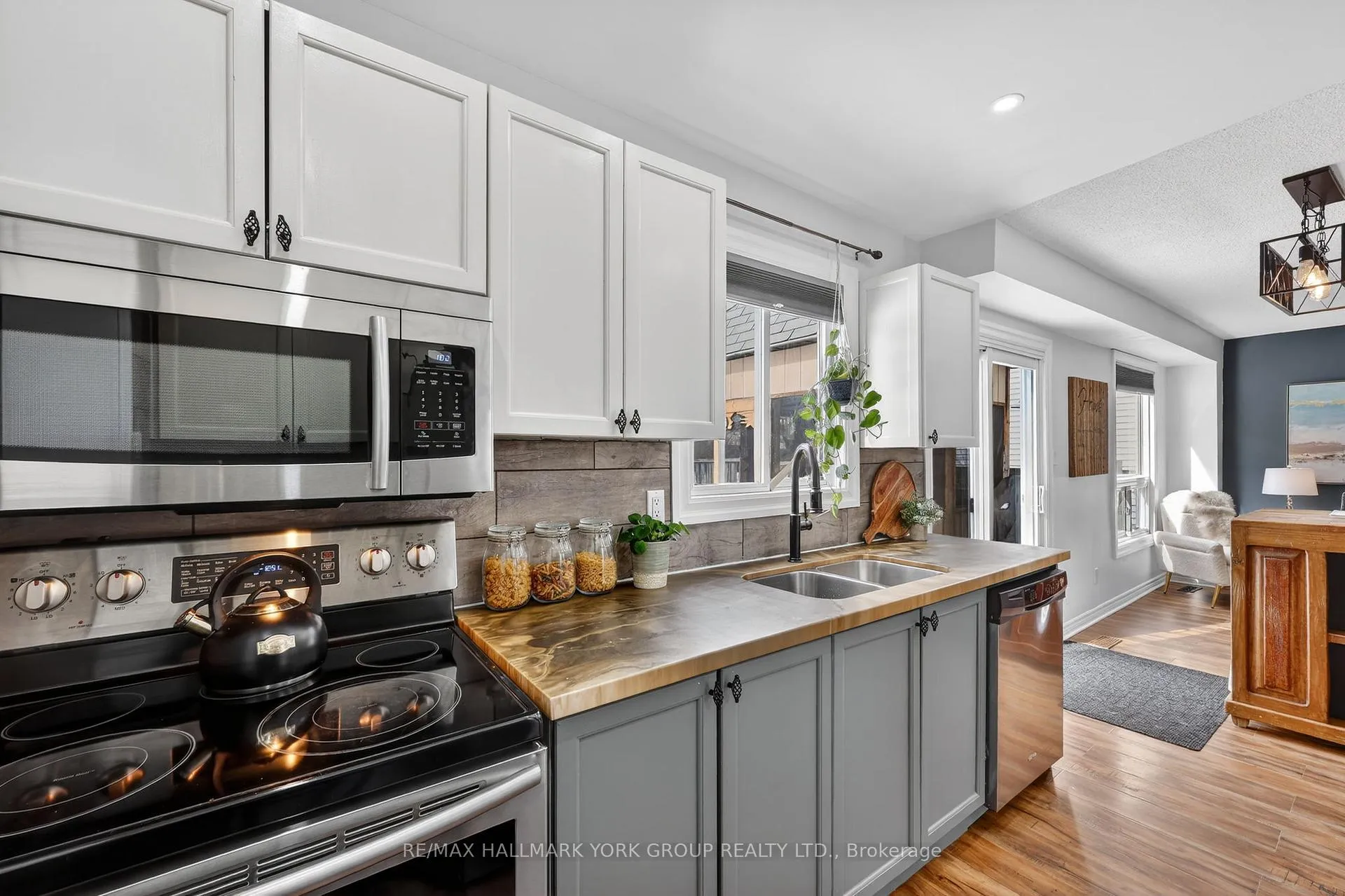 Photo 7 of 1896 Ashwood Avenue, Innisfil, Alcona — HOMEH