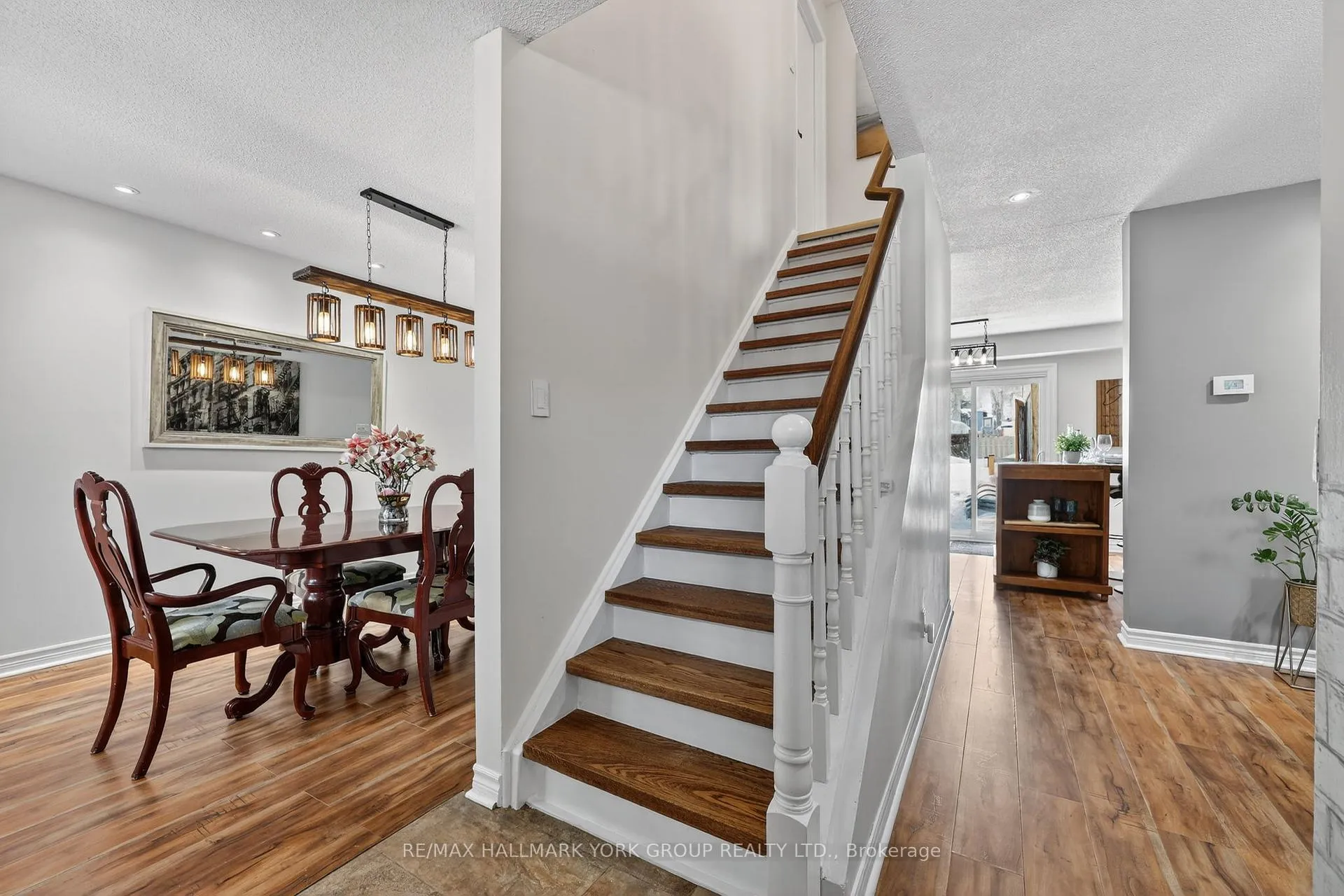 Photo 16 of 1896 Ashwood Avenue, Innisfil, Alcona — HOMEH