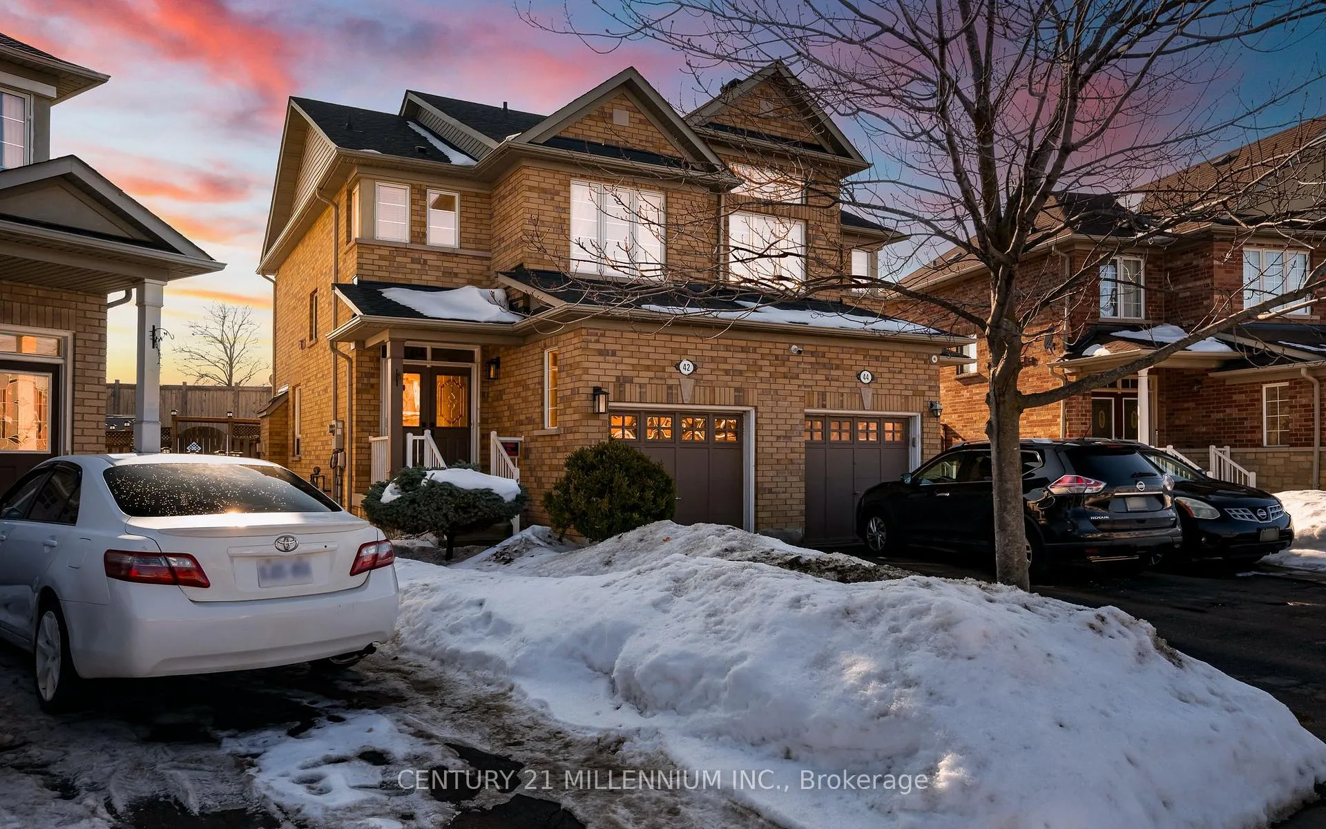 Photo 2 of 42 Rubysilver Drive, Brampton, Vales of Castlemore — HOMEH