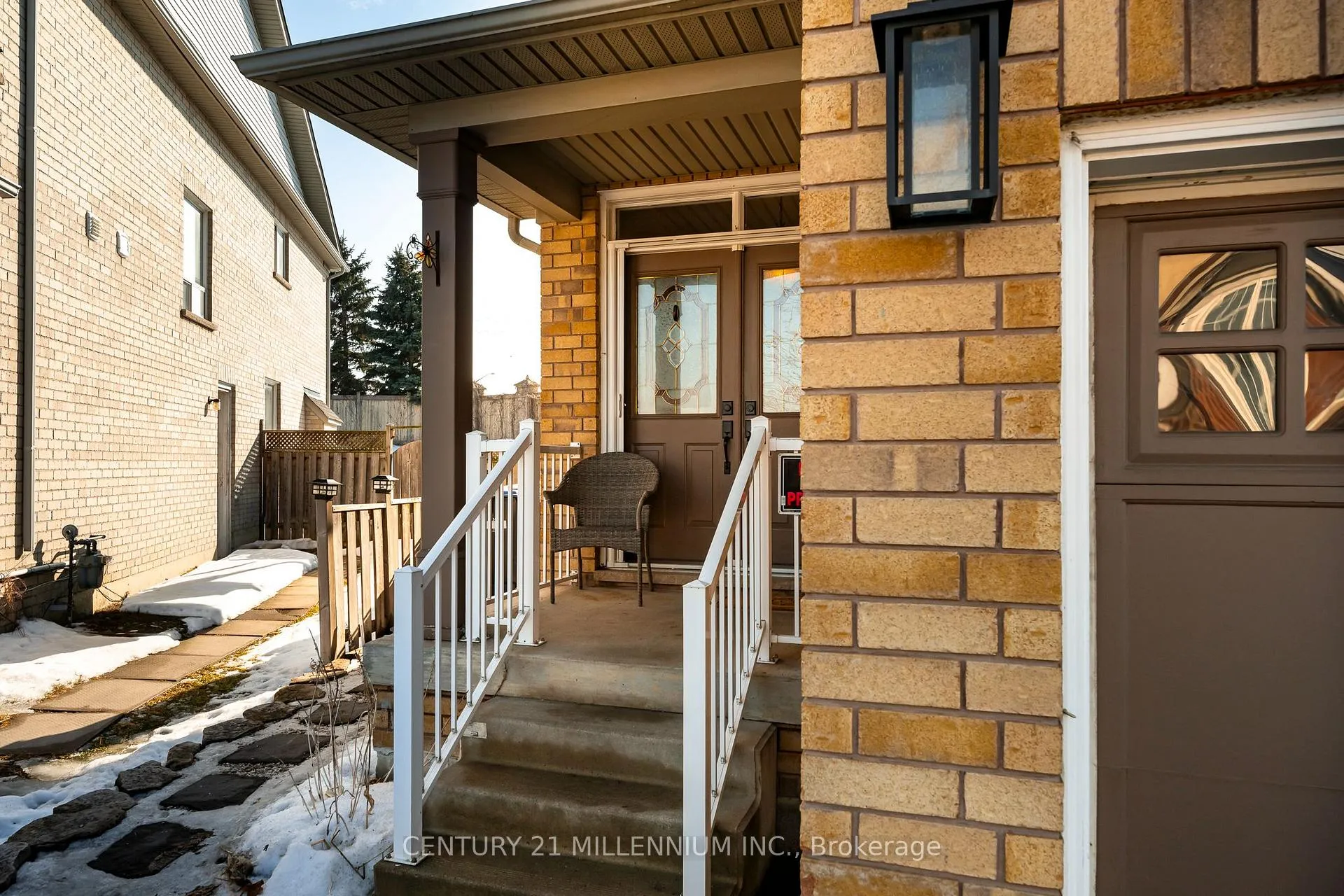 Photo 5 of 42 Rubysilver Drive, Brampton, Vales of Castlemore — HOMEH