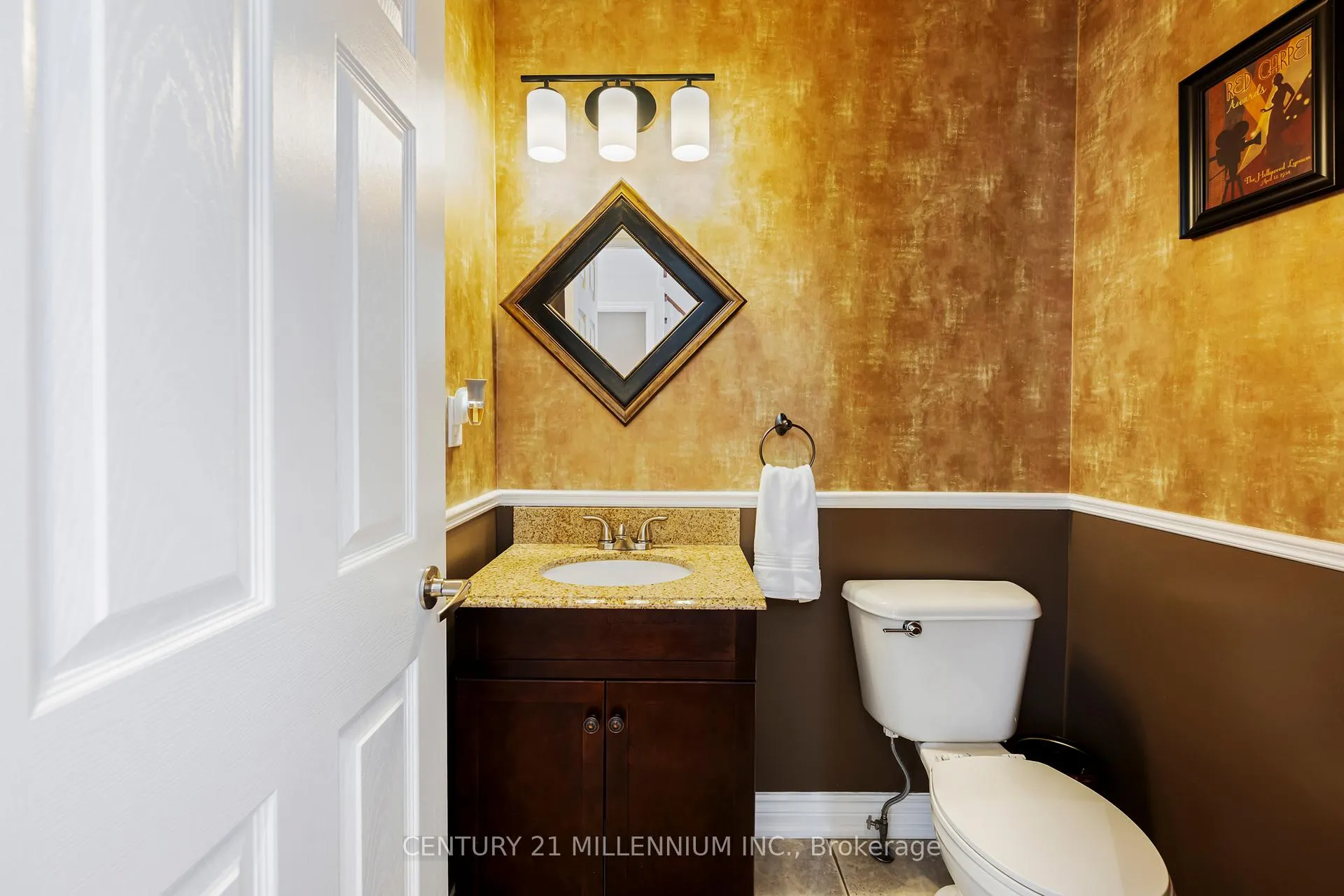 Photo 9 of 42 Rubysilver Drive, Brampton, Vales of Castlemore — HOMEH