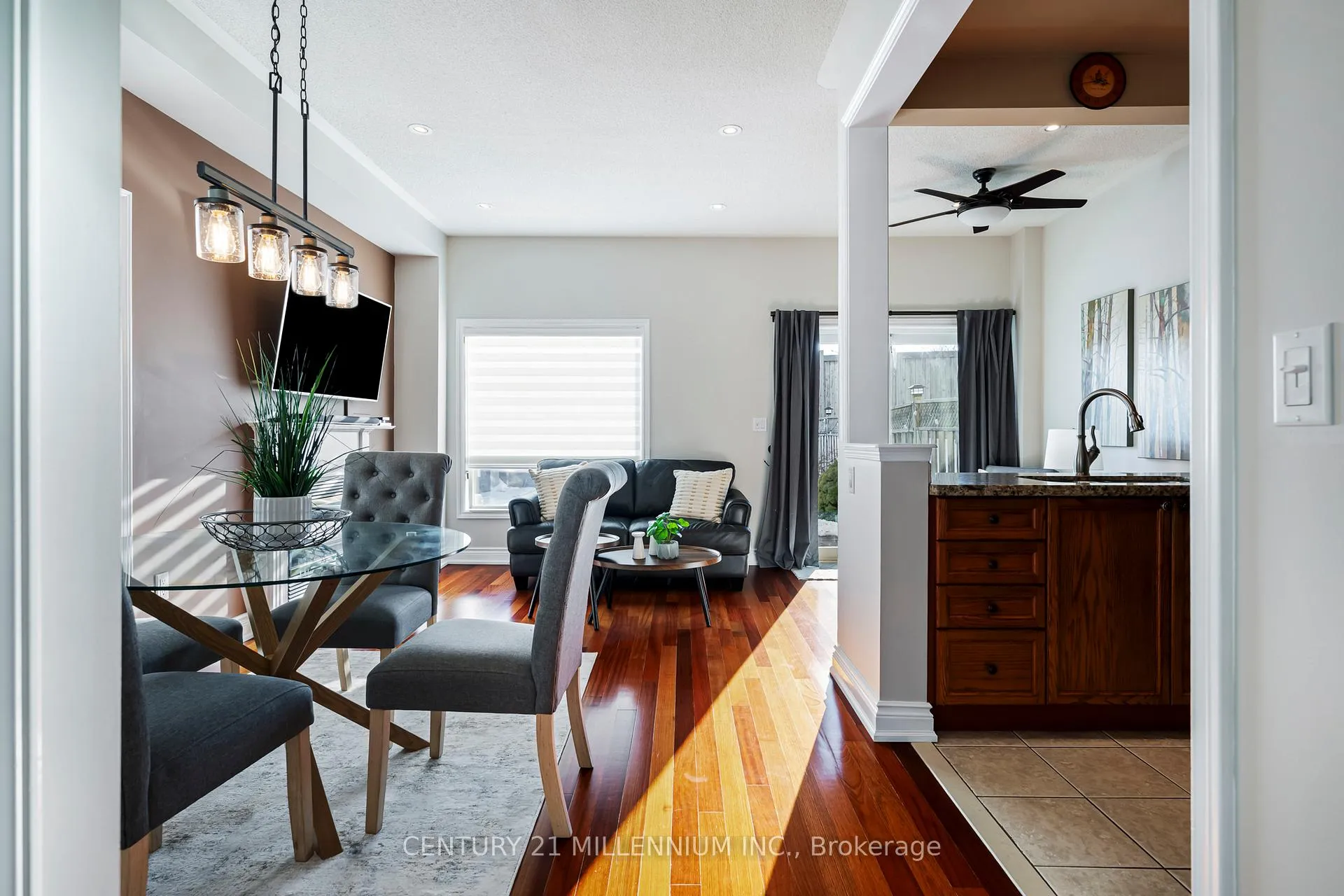 Photo 11 of 42 Rubysilver Drive, Brampton, Vales of Castlemore — HOMEH
