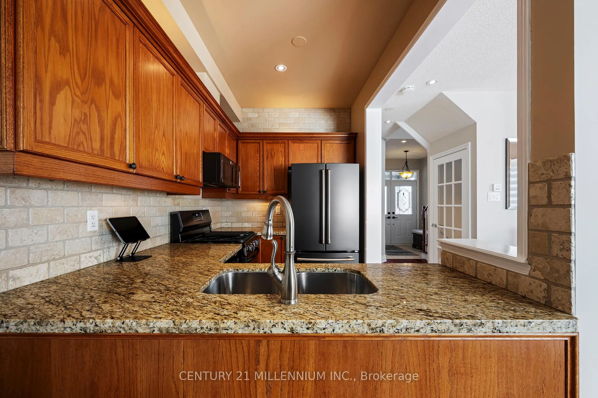 Photo 21 of 42 Rubysilver Drive, Brampton, Vales of Castlemore — HOMEH