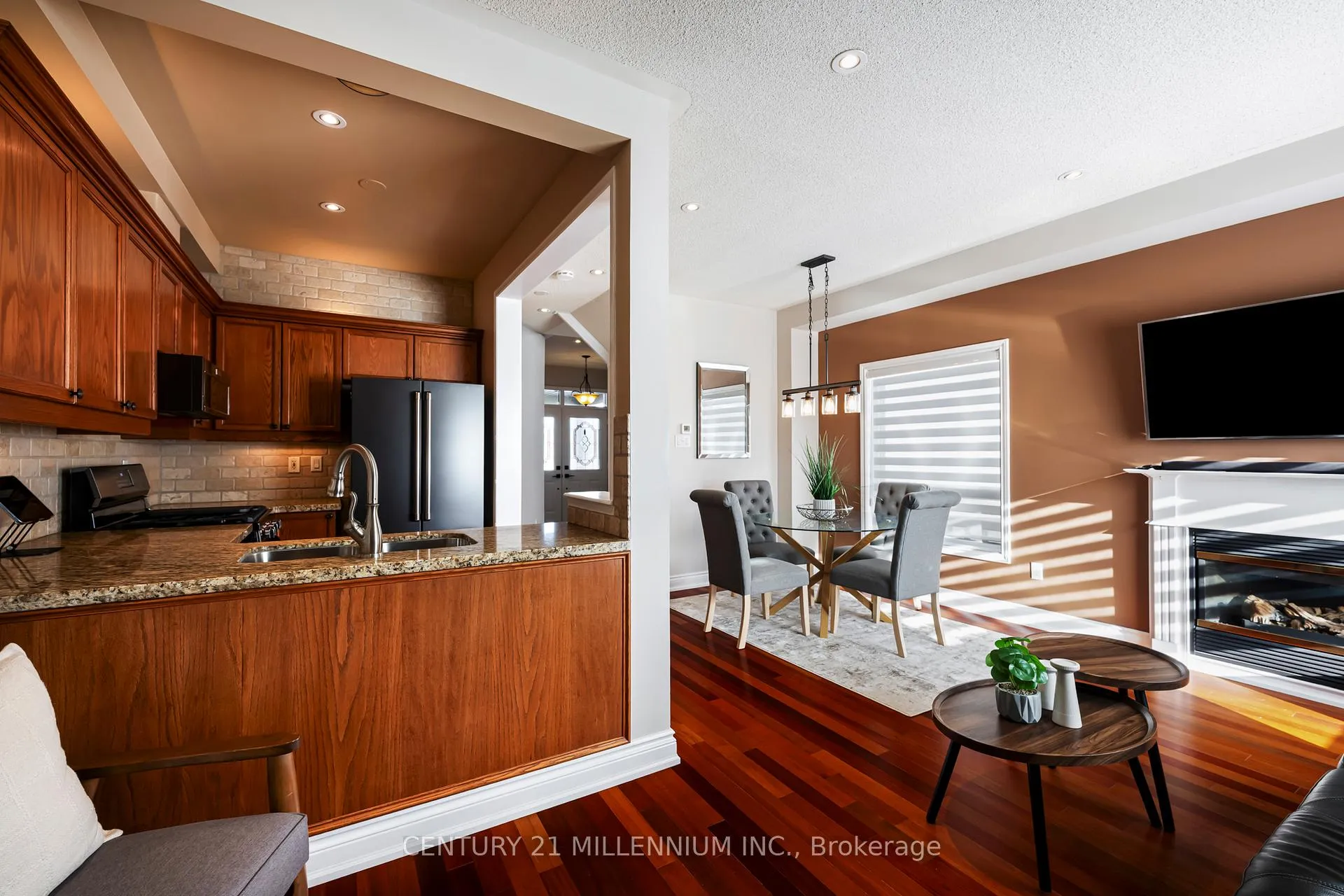 Photo 22 of 42 Rubysilver Drive, Brampton, Vales of Castlemore — HOMEH