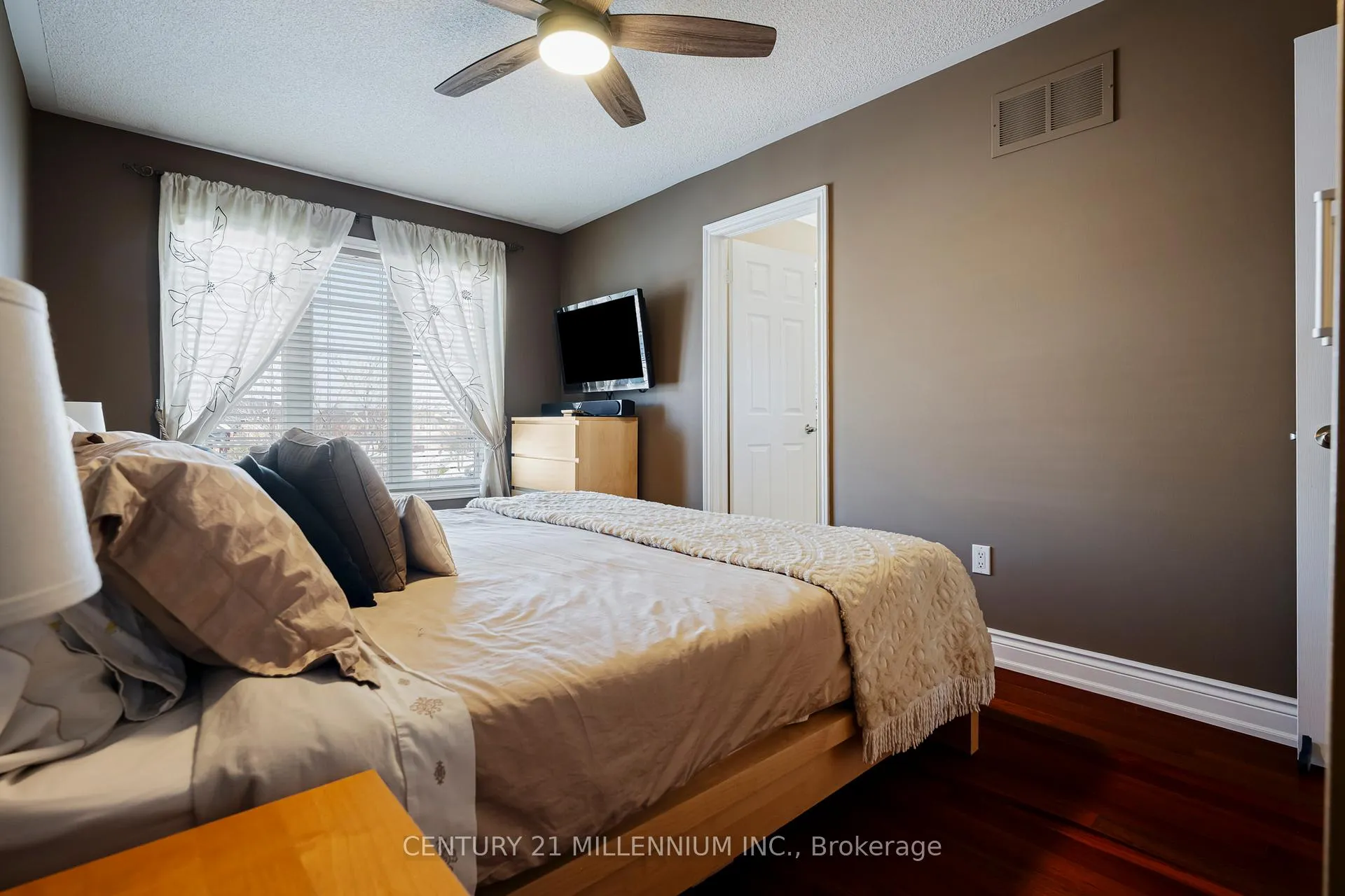 Photo 30 of 42 Rubysilver Drive, Brampton, Vales of Castlemore — HOMEH