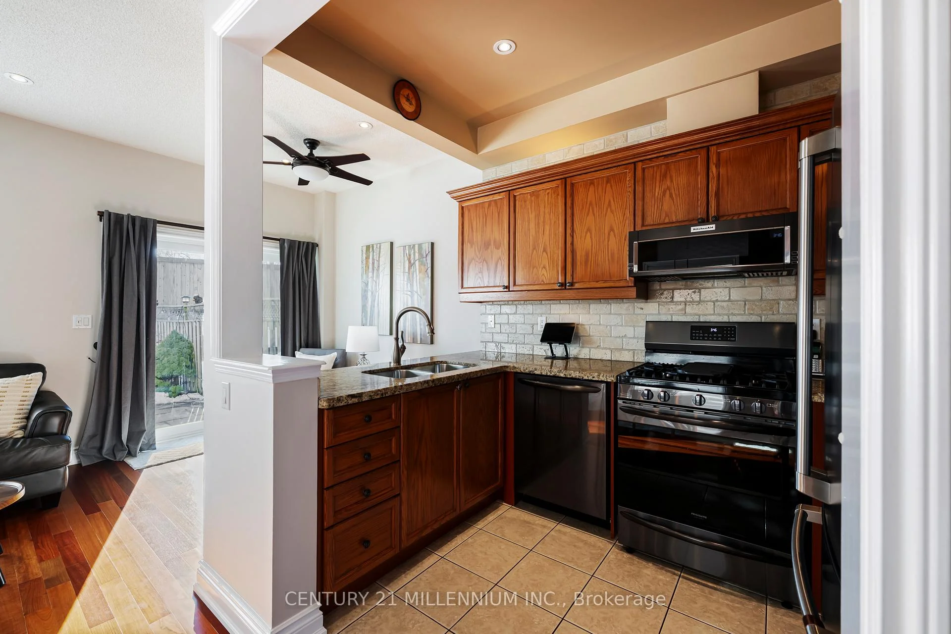 Photo 19 of 42 Rubysilver Drive, Brampton, Vales of Castlemore — HOMEH