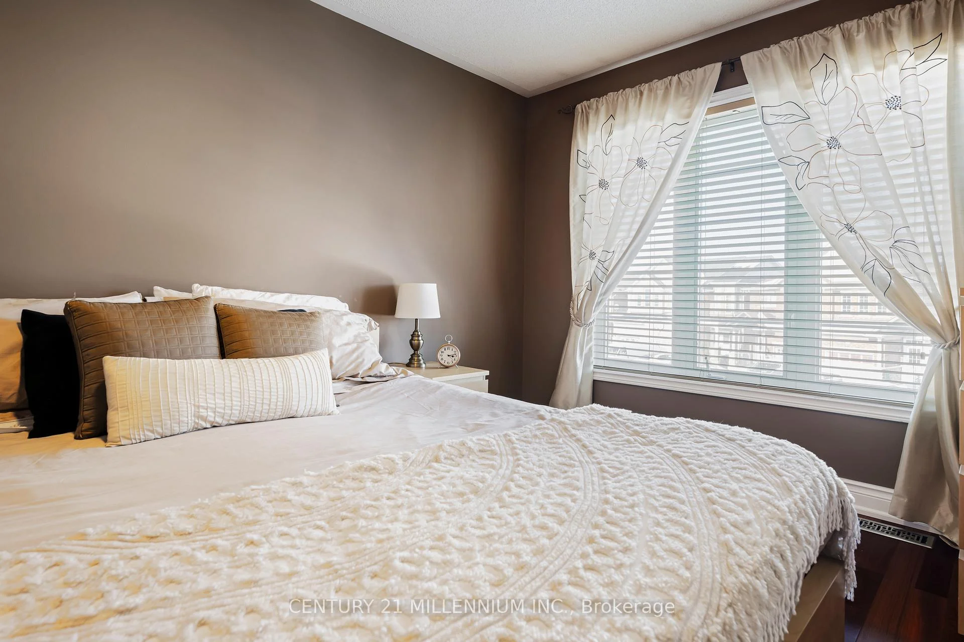Photo 32 of 42 Rubysilver Drive, Brampton, Vales of Castlemore — HOMEH