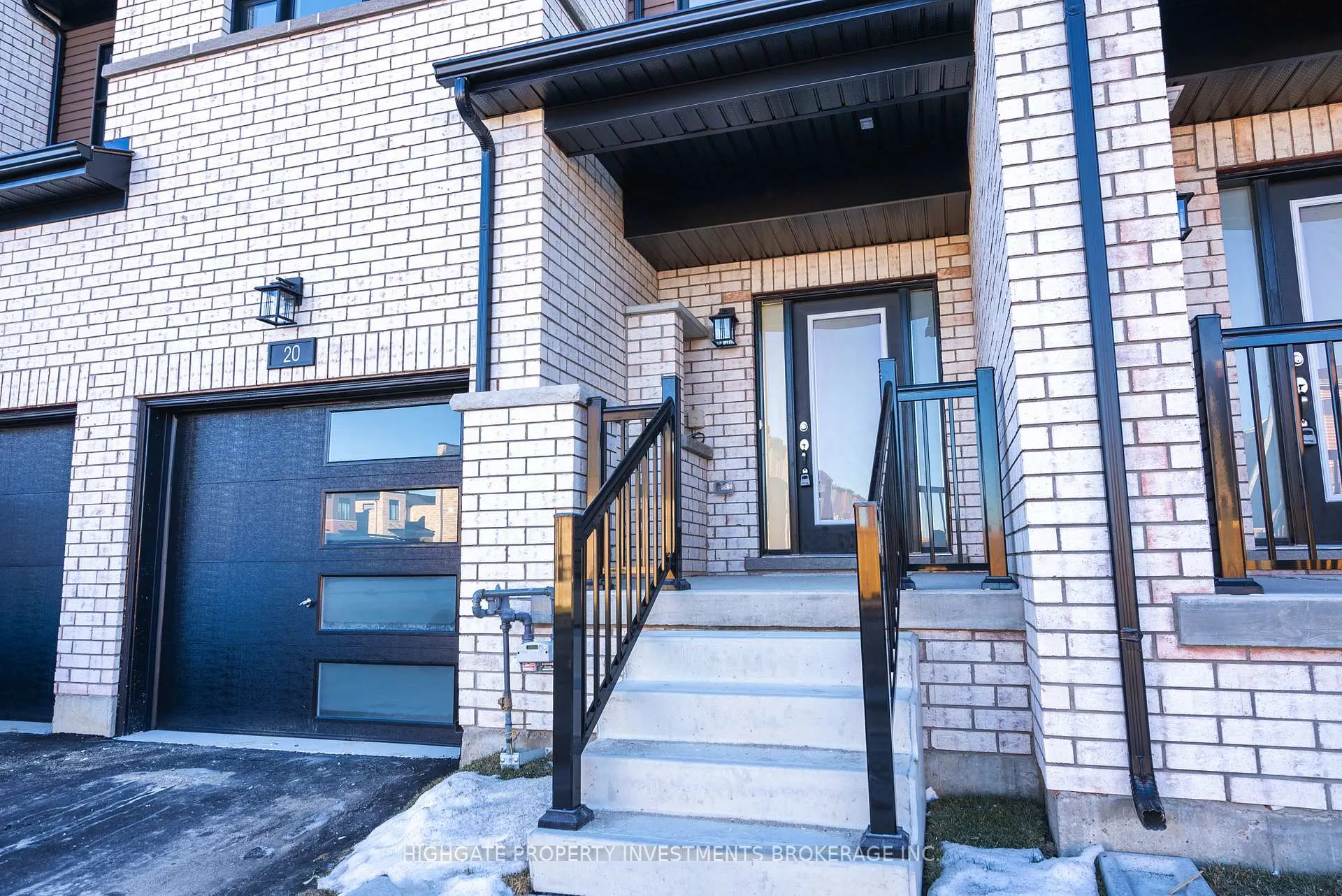 Photo 3 of 20 Westwood Avenue, Barrie, Painswick South — HOMEH