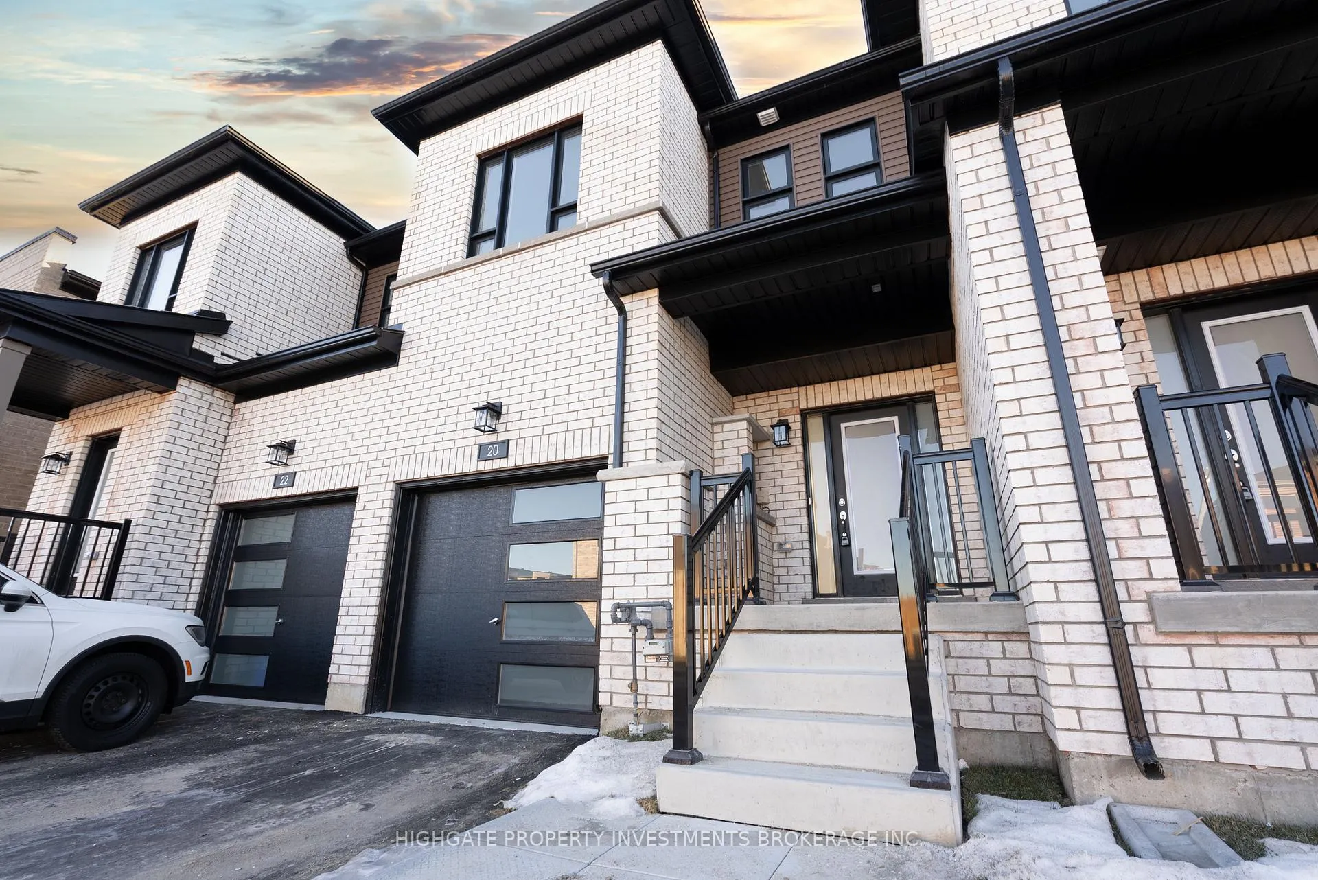 Photo 4 of 20 Westwood Avenue, Barrie, Painswick South — HOMEH